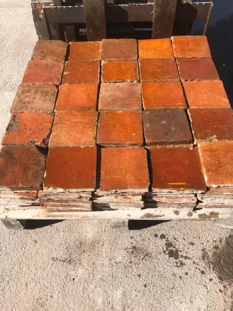 Antique brown floor tiles with glaze