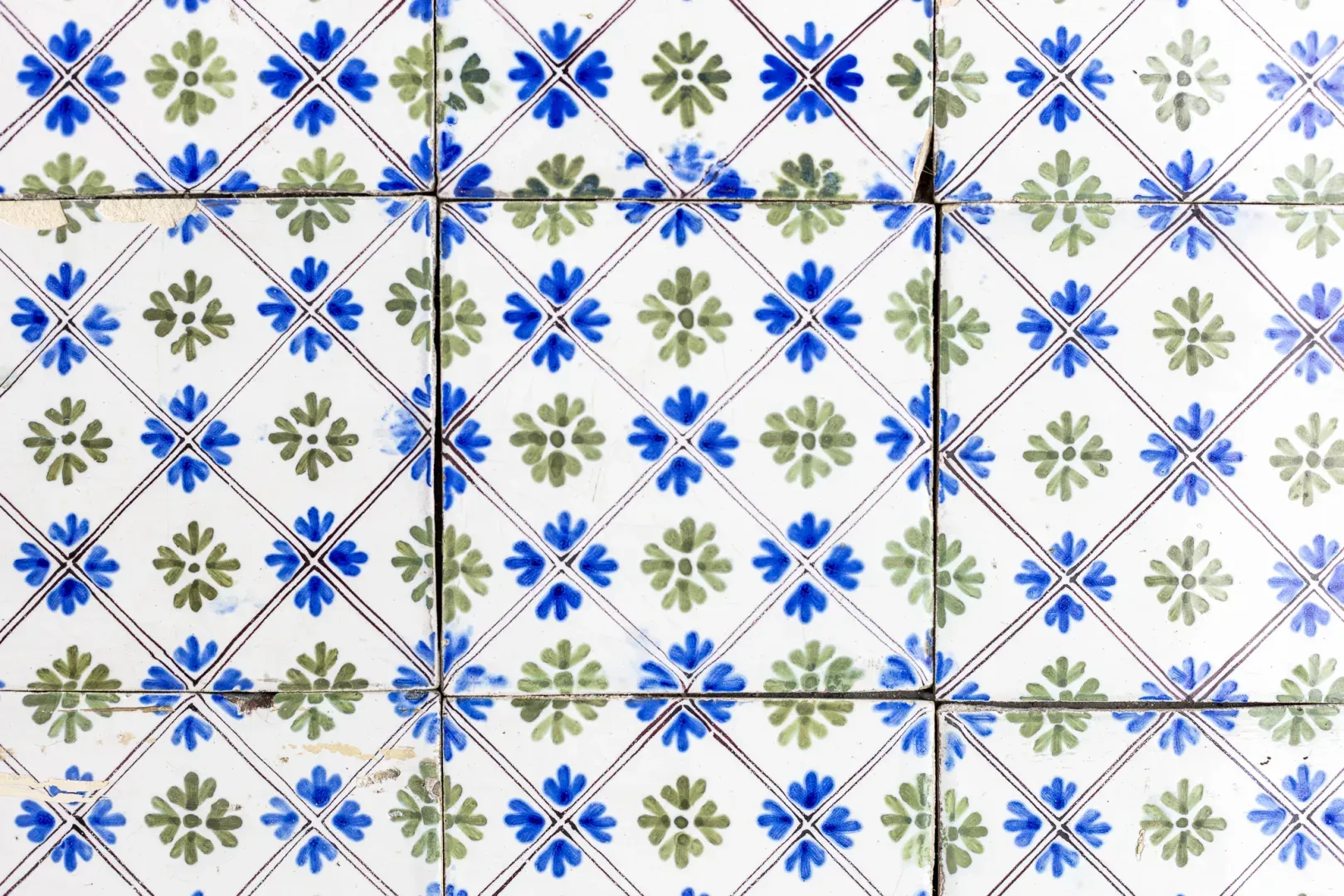 Antieke Gebakken Wandtegels Met Bloemschildering