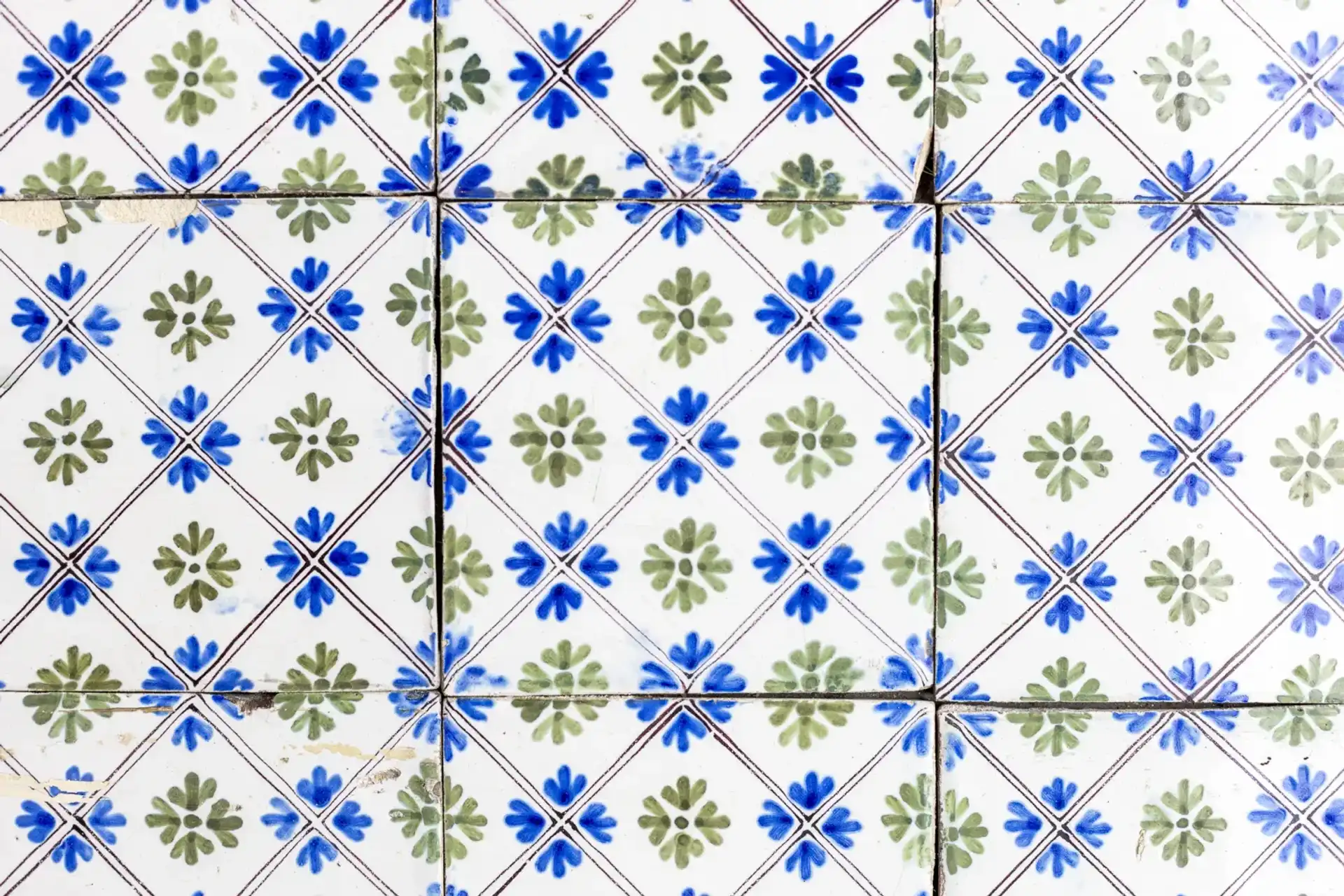 Antieke Gebakken Wandtegels Met Bloemschildering