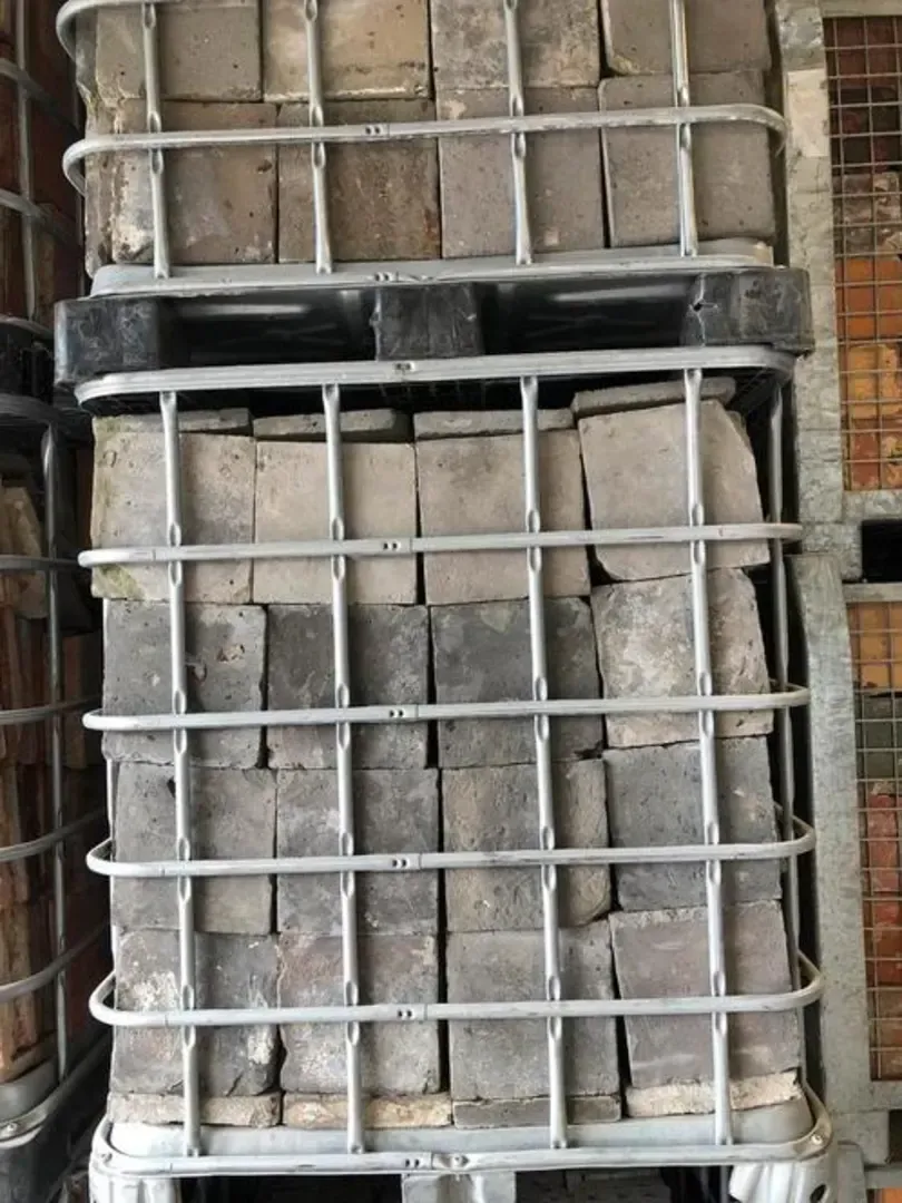 Carreaux de sol anciens bleutés à cuisson réductrice