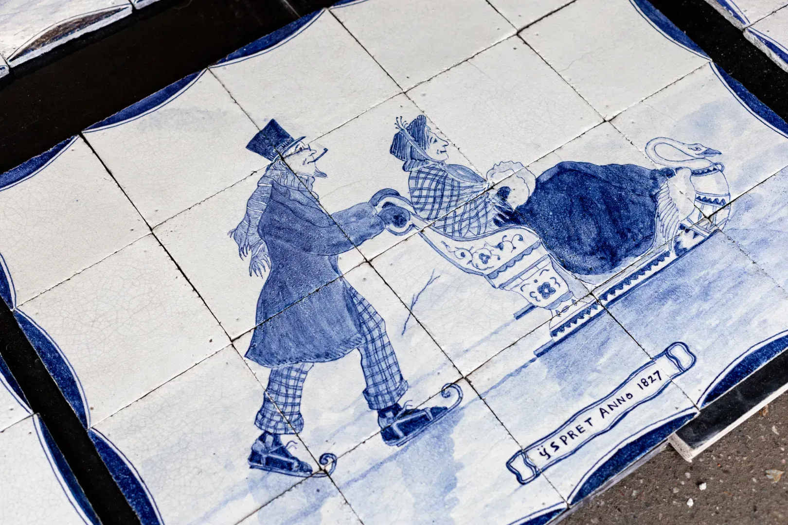 Panneau ancien de carreaux bleus de Delft