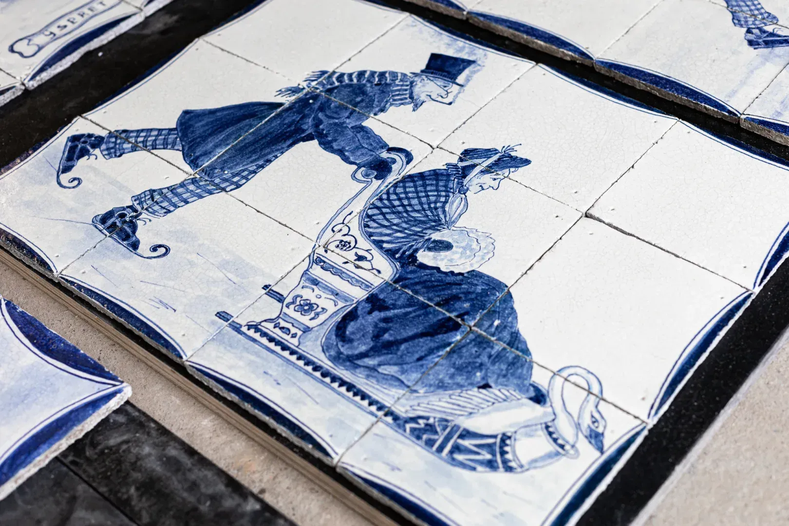 Panneau ancien hollandais de carreaux bleus de Delft