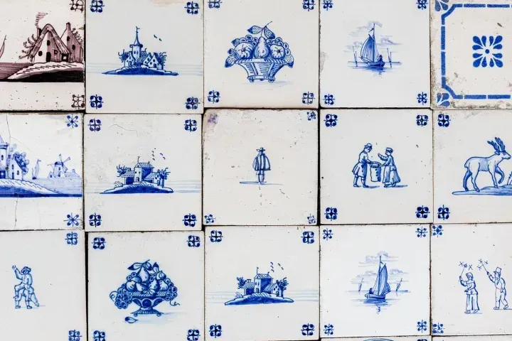 Traditionelle holländische antike Delfter blaue Fliesen