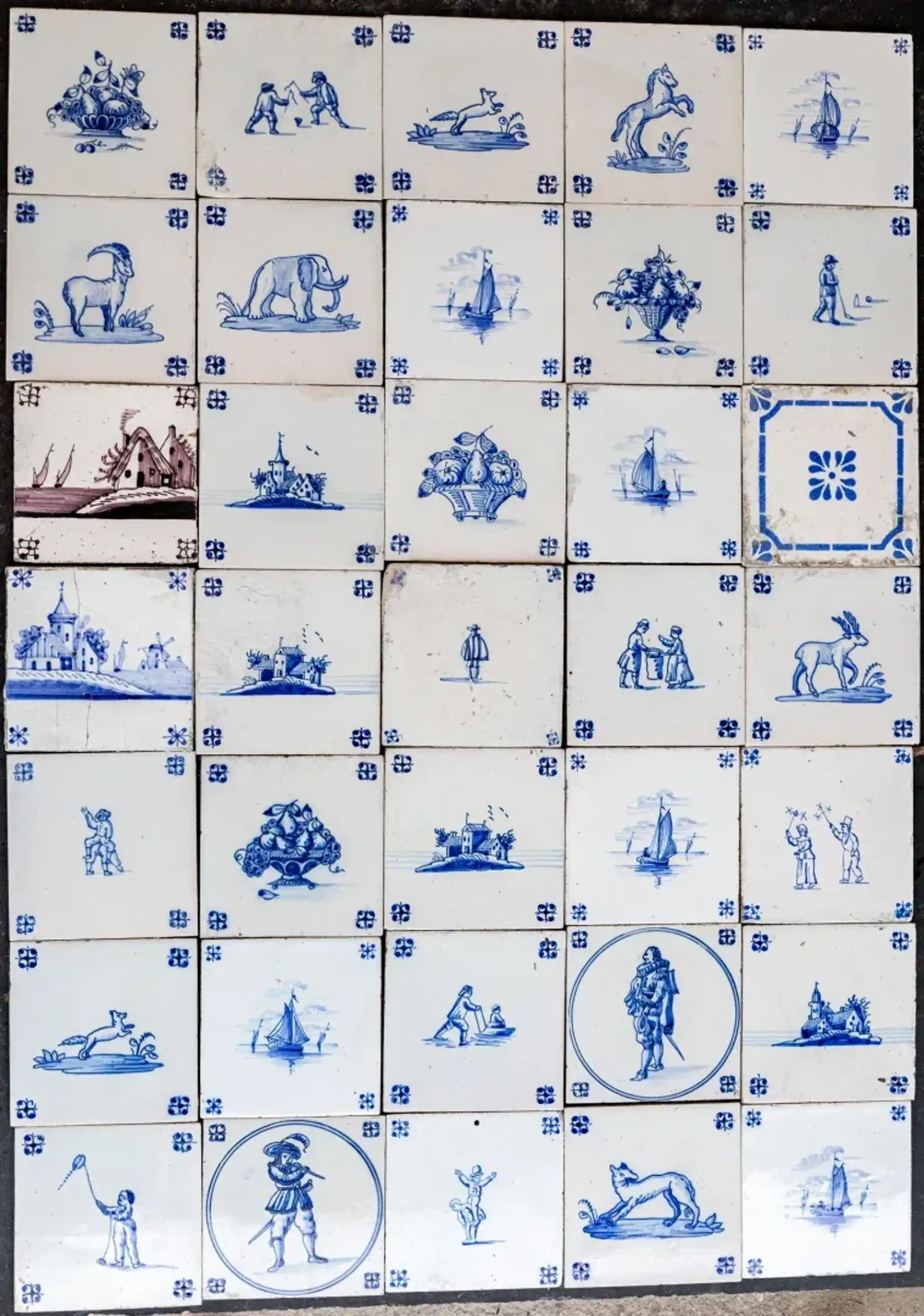 Oud Hollandse Witjes Met Decoratieve Schildering