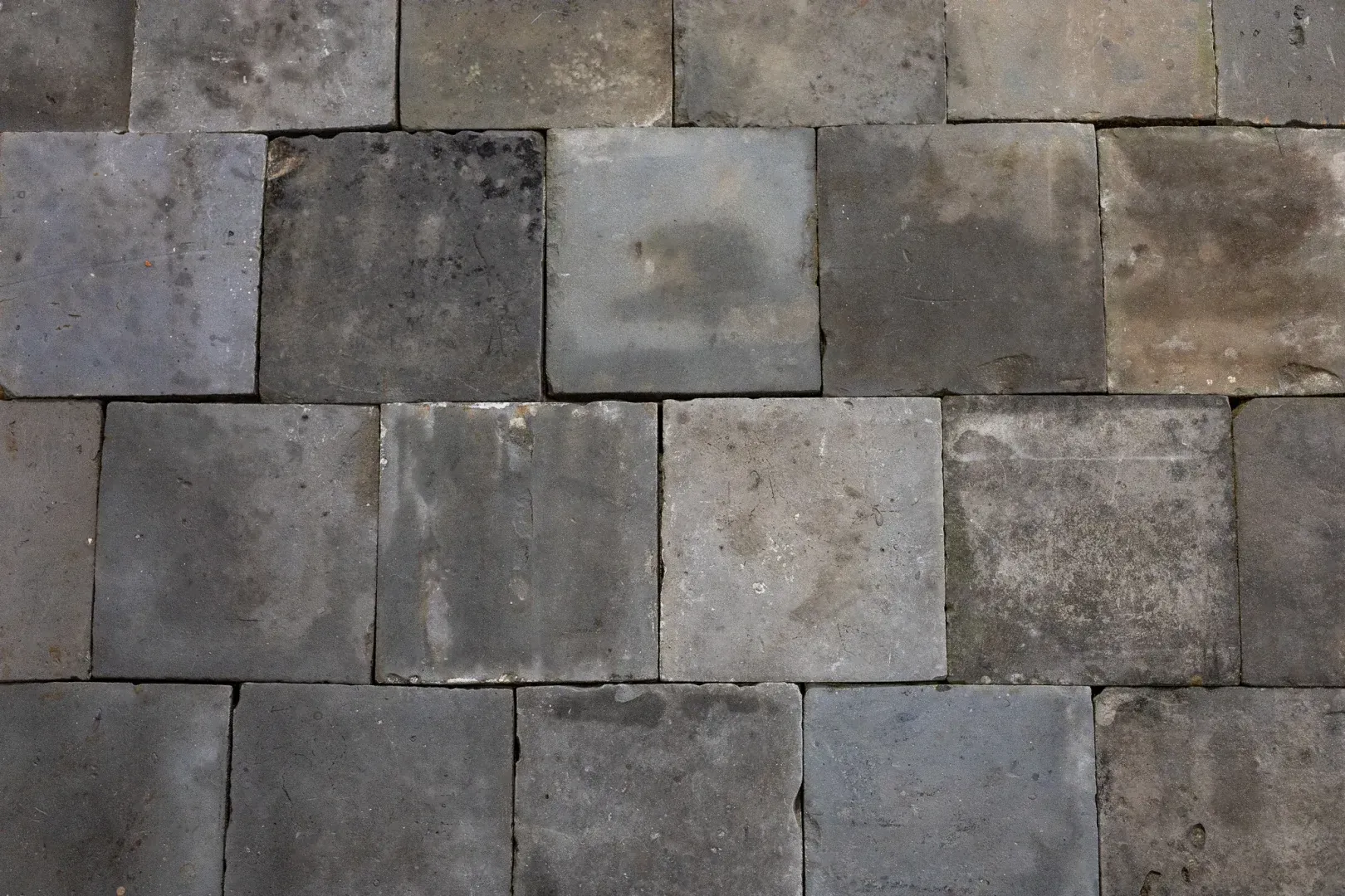 Carreaux de sol anciens à cuisson réductrice
