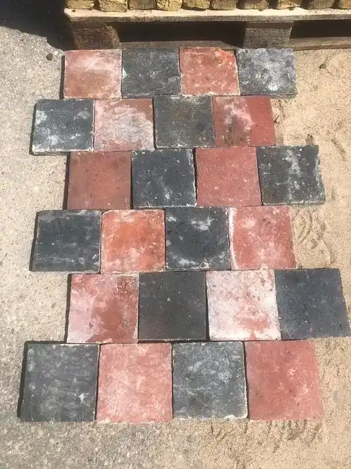 Oude Grijze Rode Plavuizen