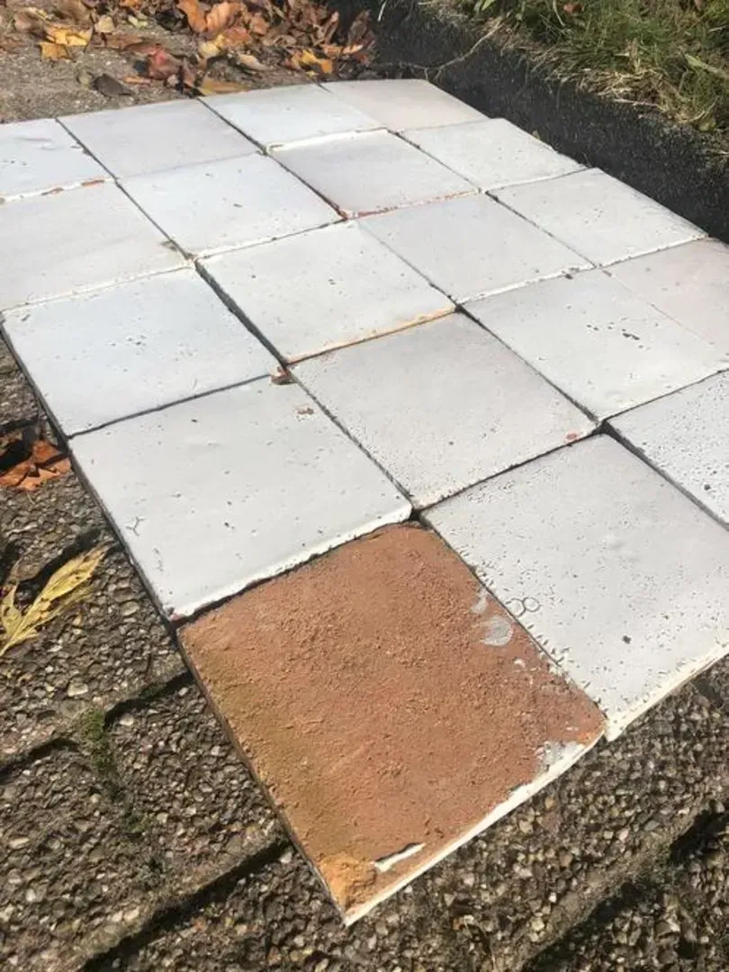 Carreaux émaillés blancs
