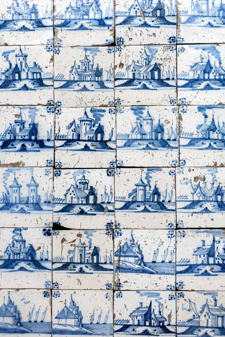 Carreaux muraux très anciens en bon état
