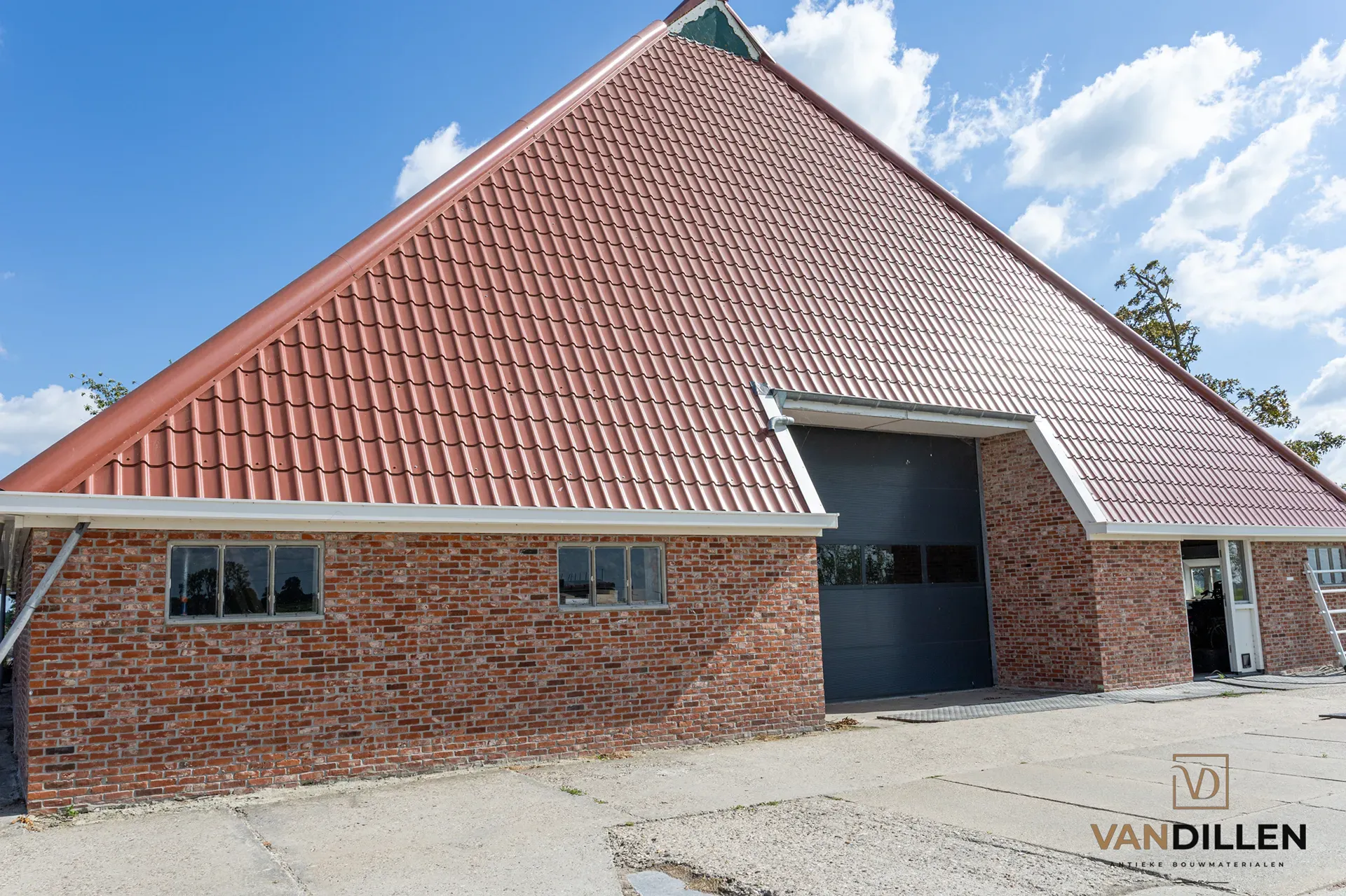Alte rote Formsteine mit Kalknuance in Nijland