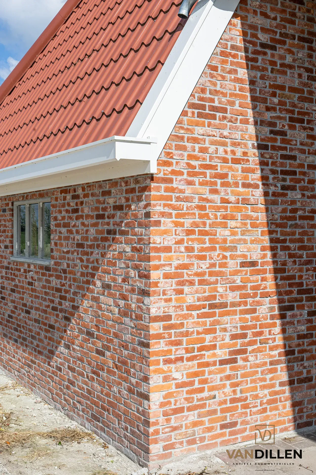 Alte rote Formsteine mit Kalknuance in Nijland