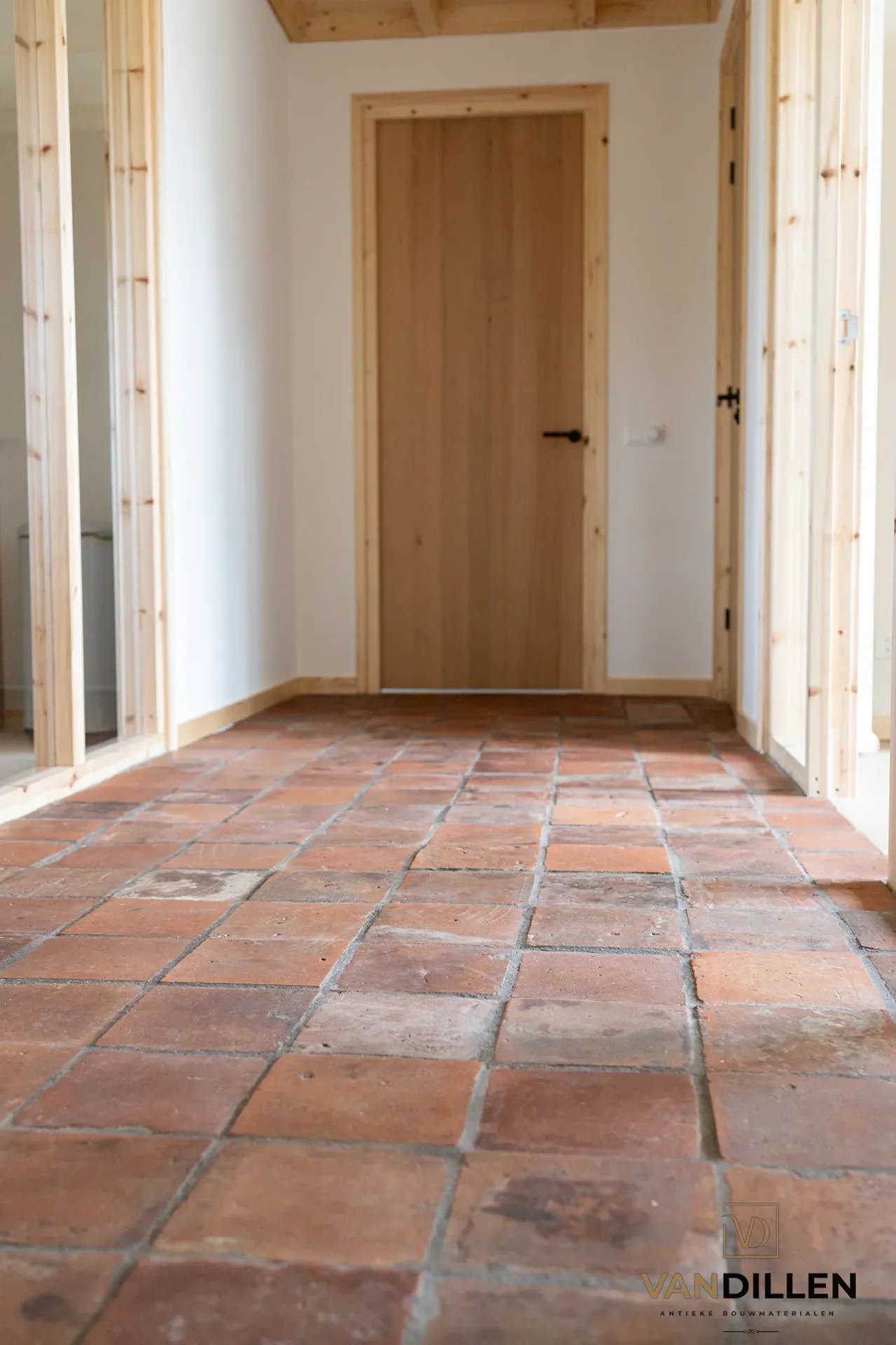 Anciens carrelages rouges hollandais en terre cuite a Opeinde
