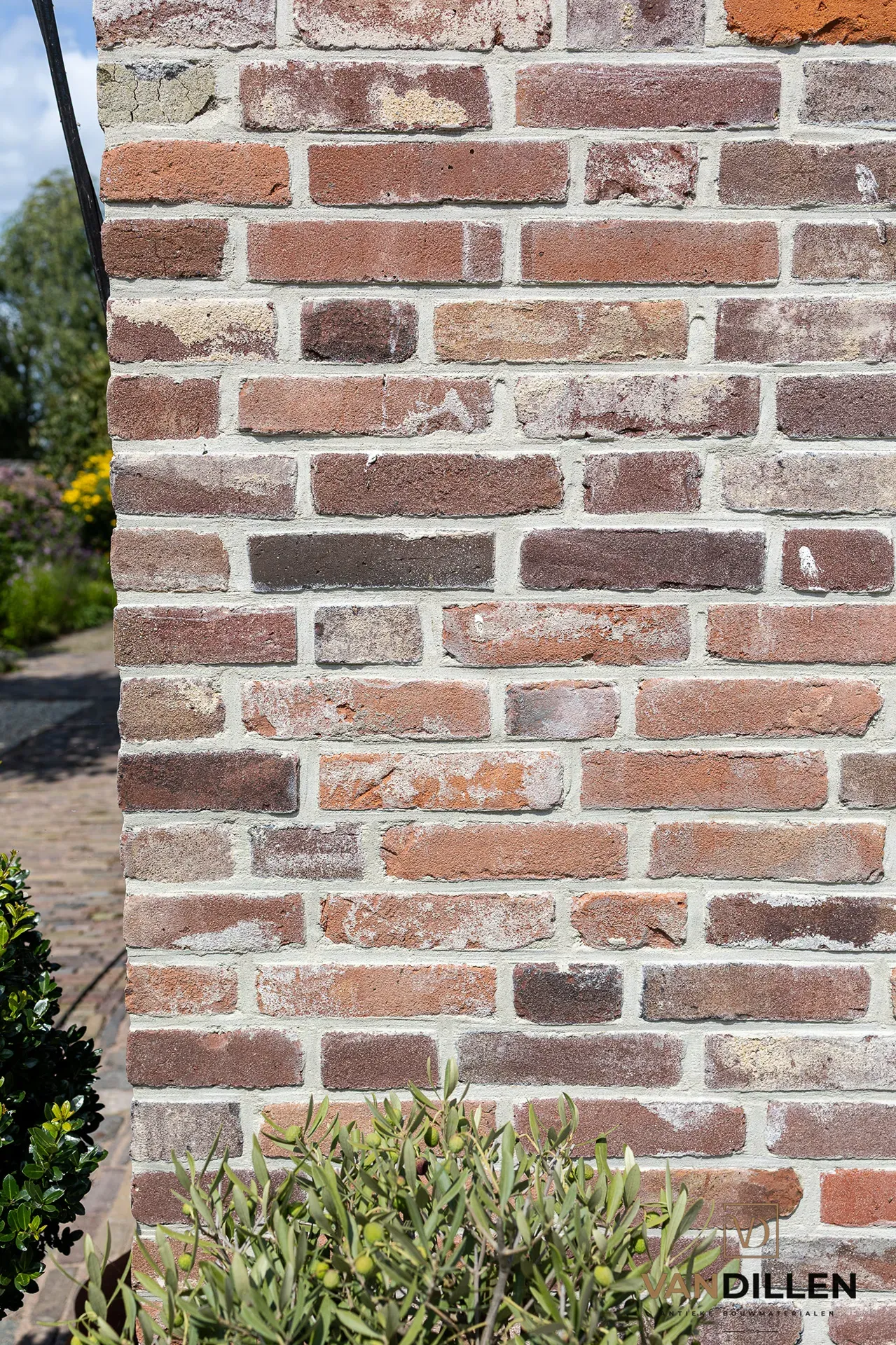 Wall of antique bricks