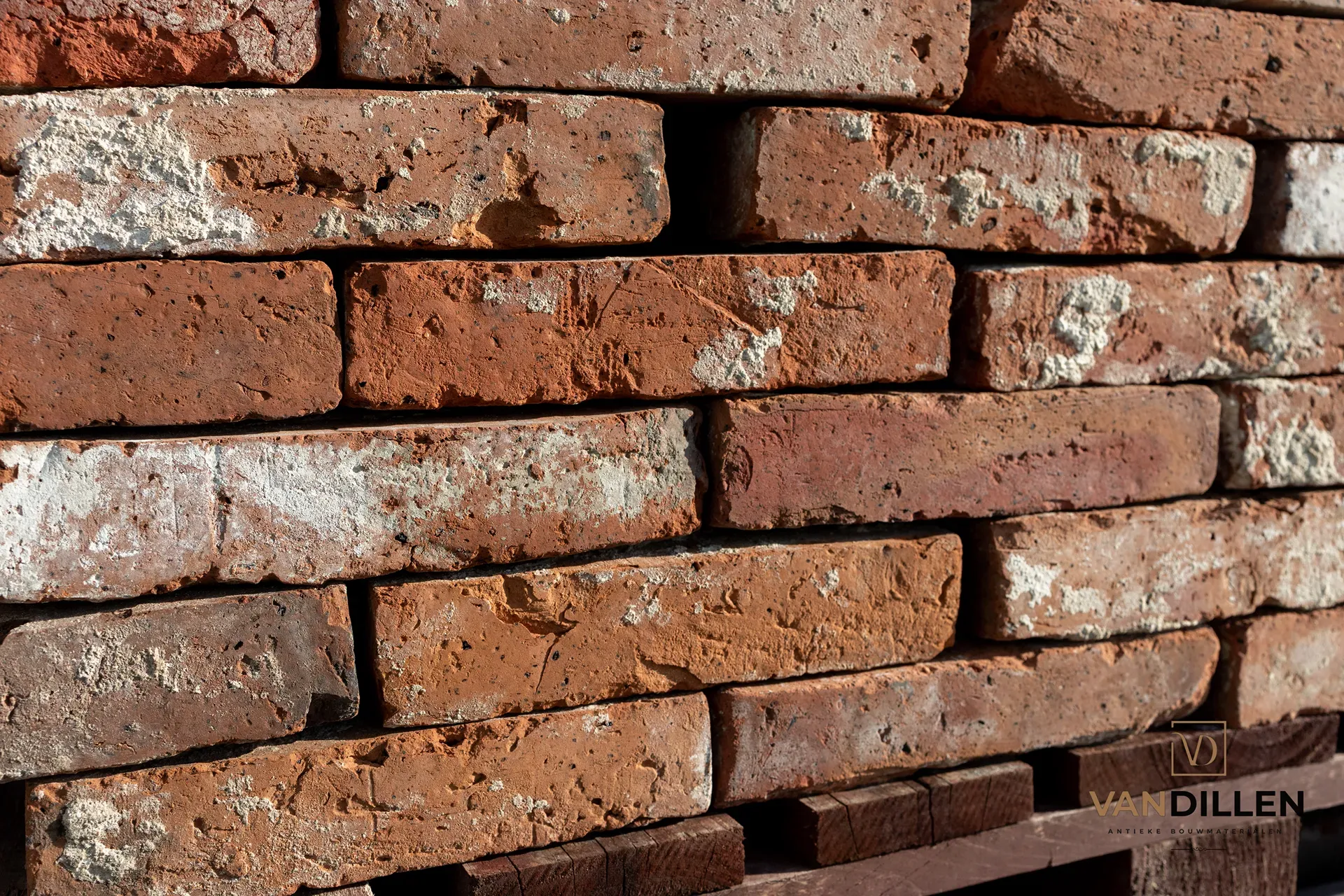 Antike braune Groninger Handformziegel