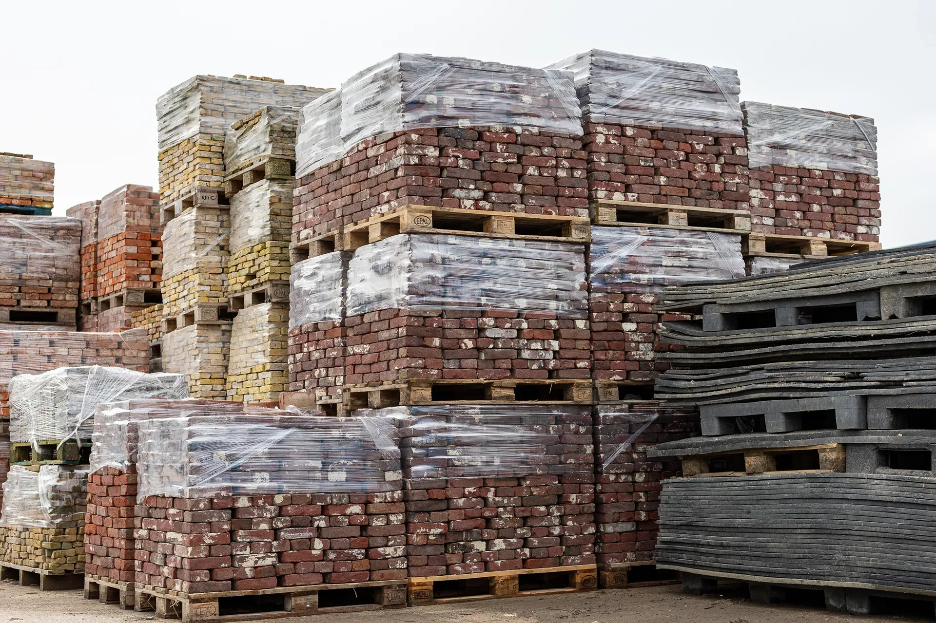 Antique masonry bricks