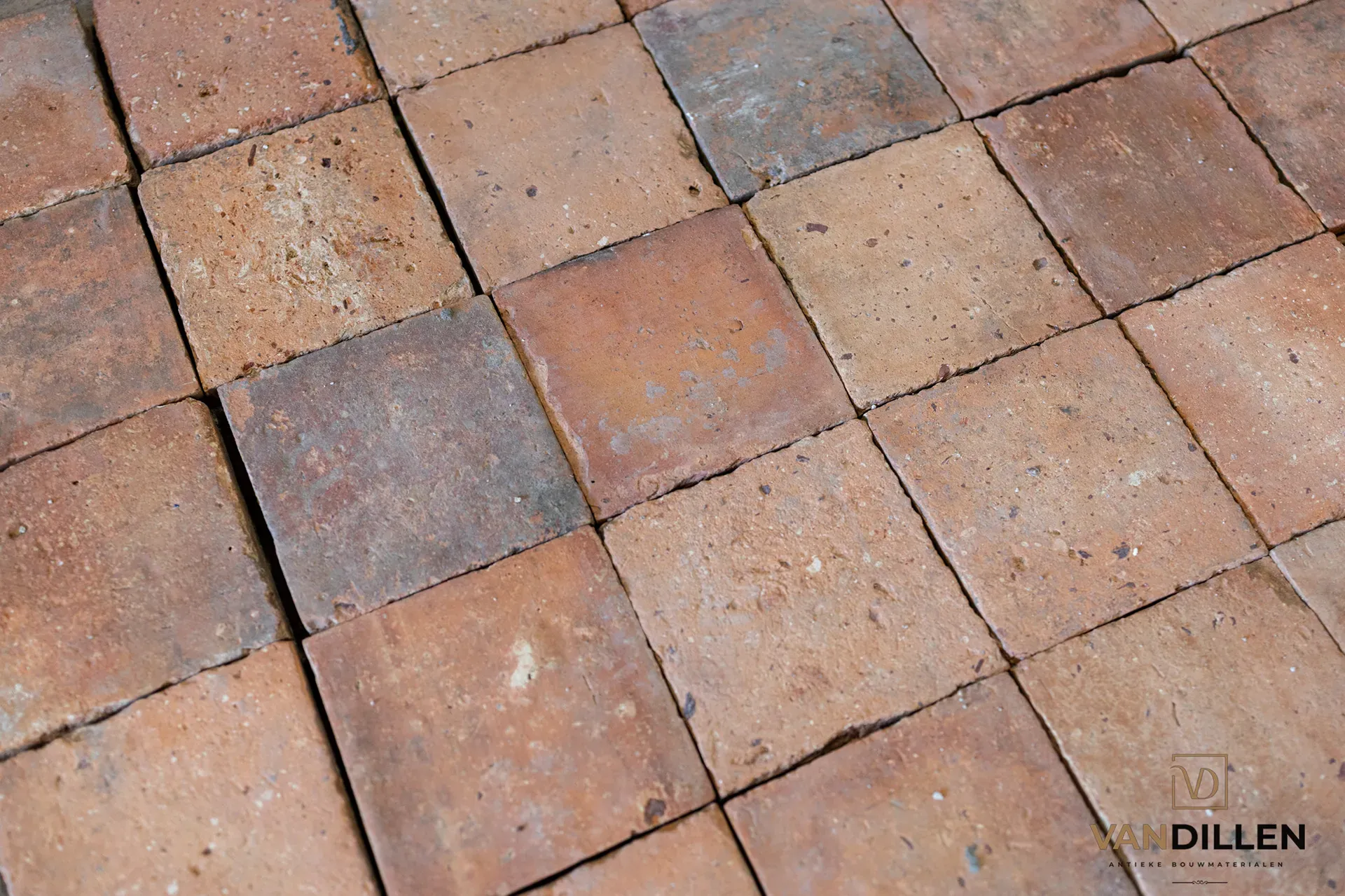 Antieke oude Franse vloertegels plavuizen / antique French floor tiles used