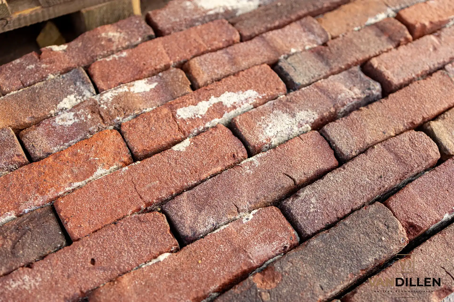 Antieke Oude Gebikte Stenen Donker Paars Rood Kopen