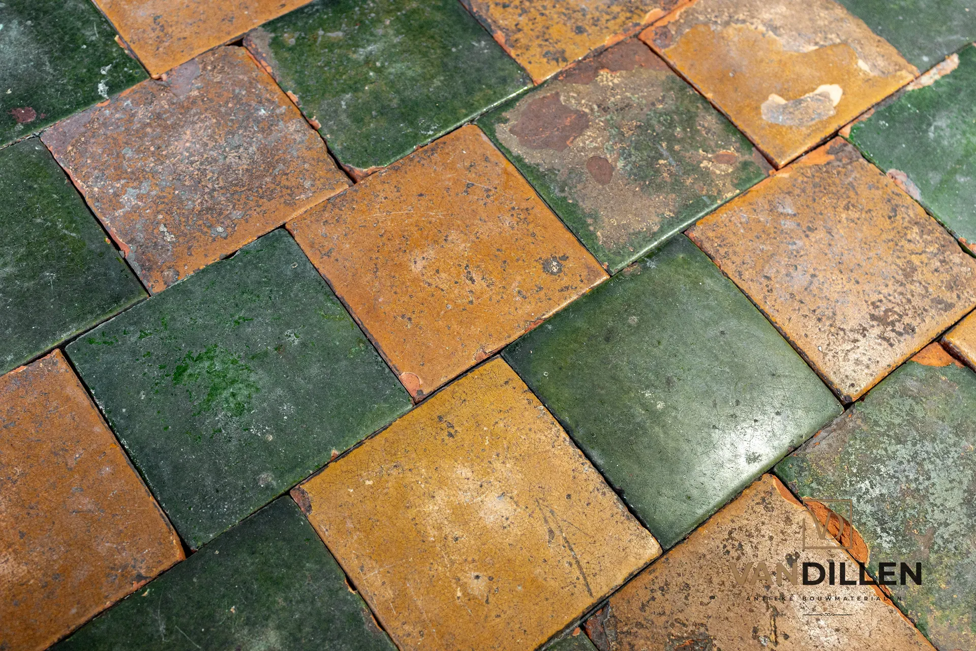 Antieke oude geglazuurde estrikken kopen / buy old antique special floor tiles
