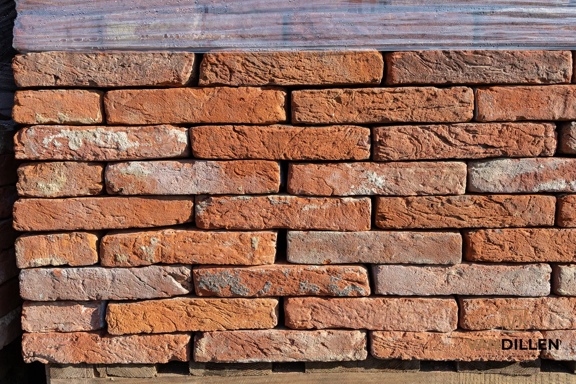 Antique orange-red Vecht-size masonry bricks