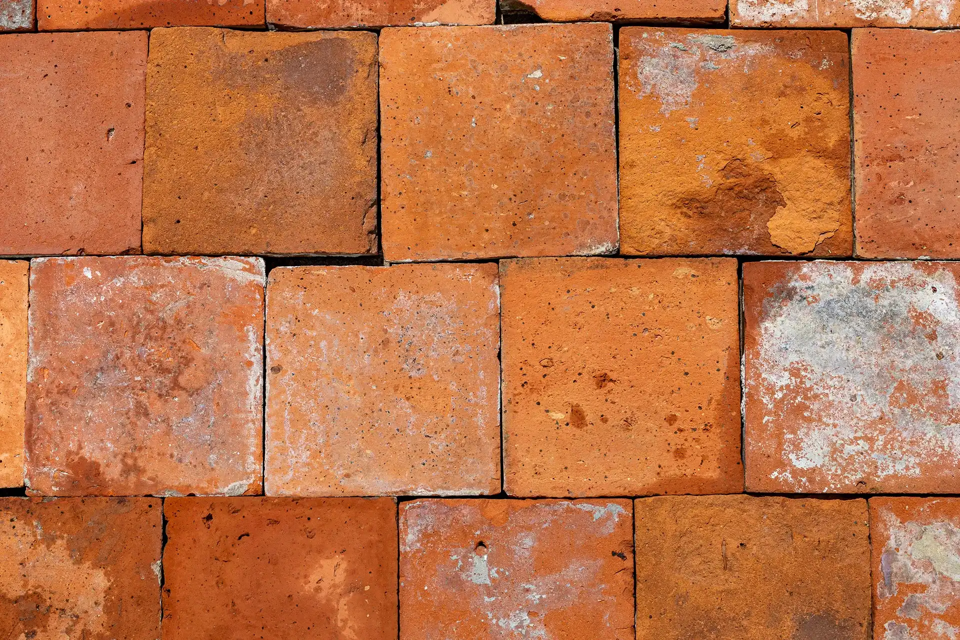 Antieke Rood Oranje Plavuizen
