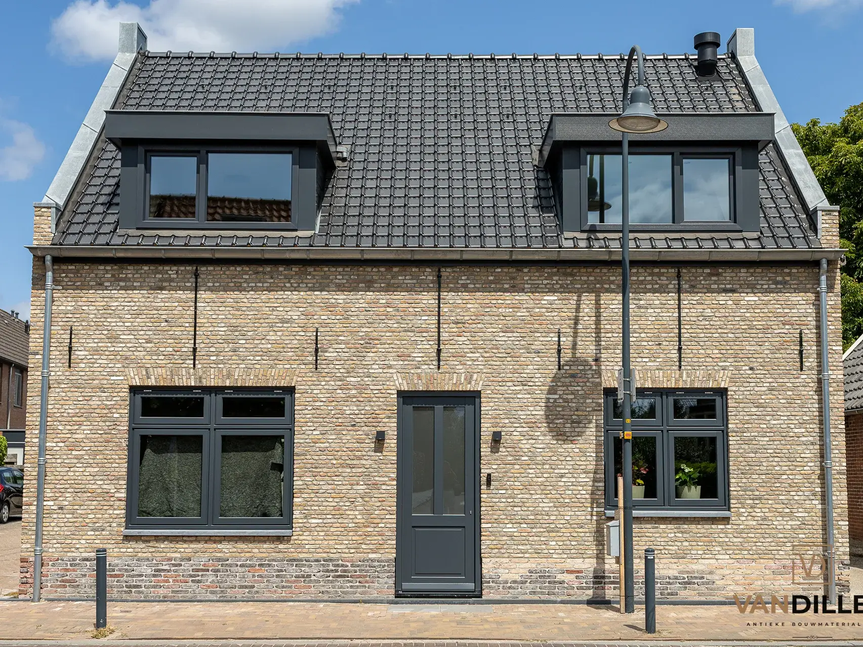 Apple-blossom handmade IJssel bricks in Hazerswoude-Dorp