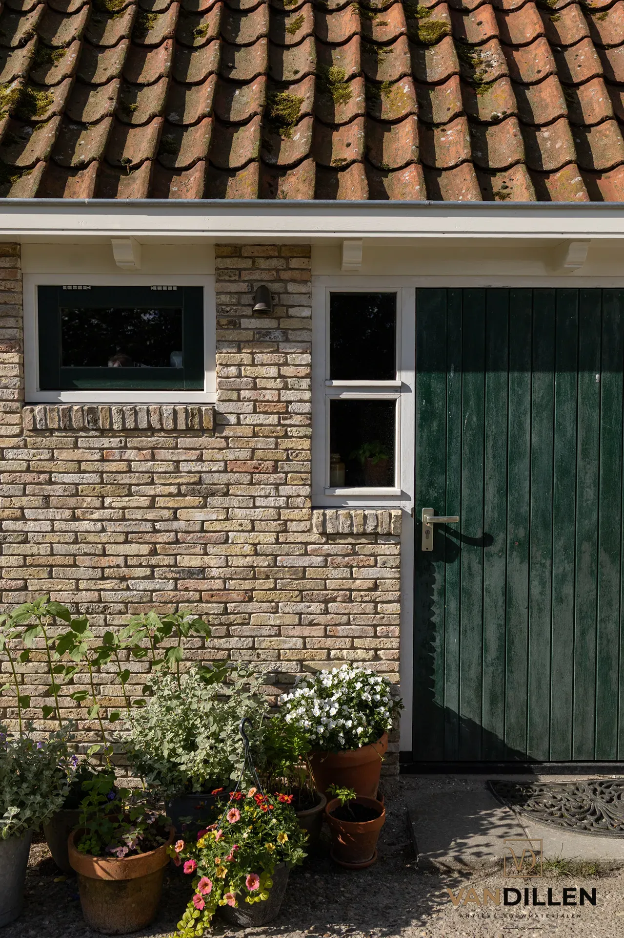 Briques jaunes frisonnes 22x5 dans une ferme neuve a Gaast