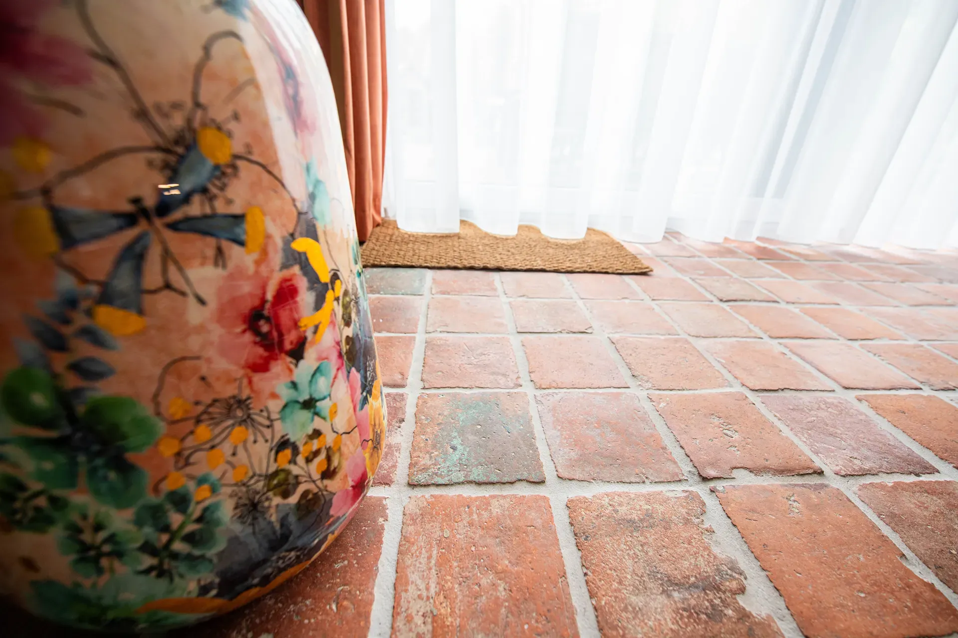 Carrelages francais anciens a nuance foncee