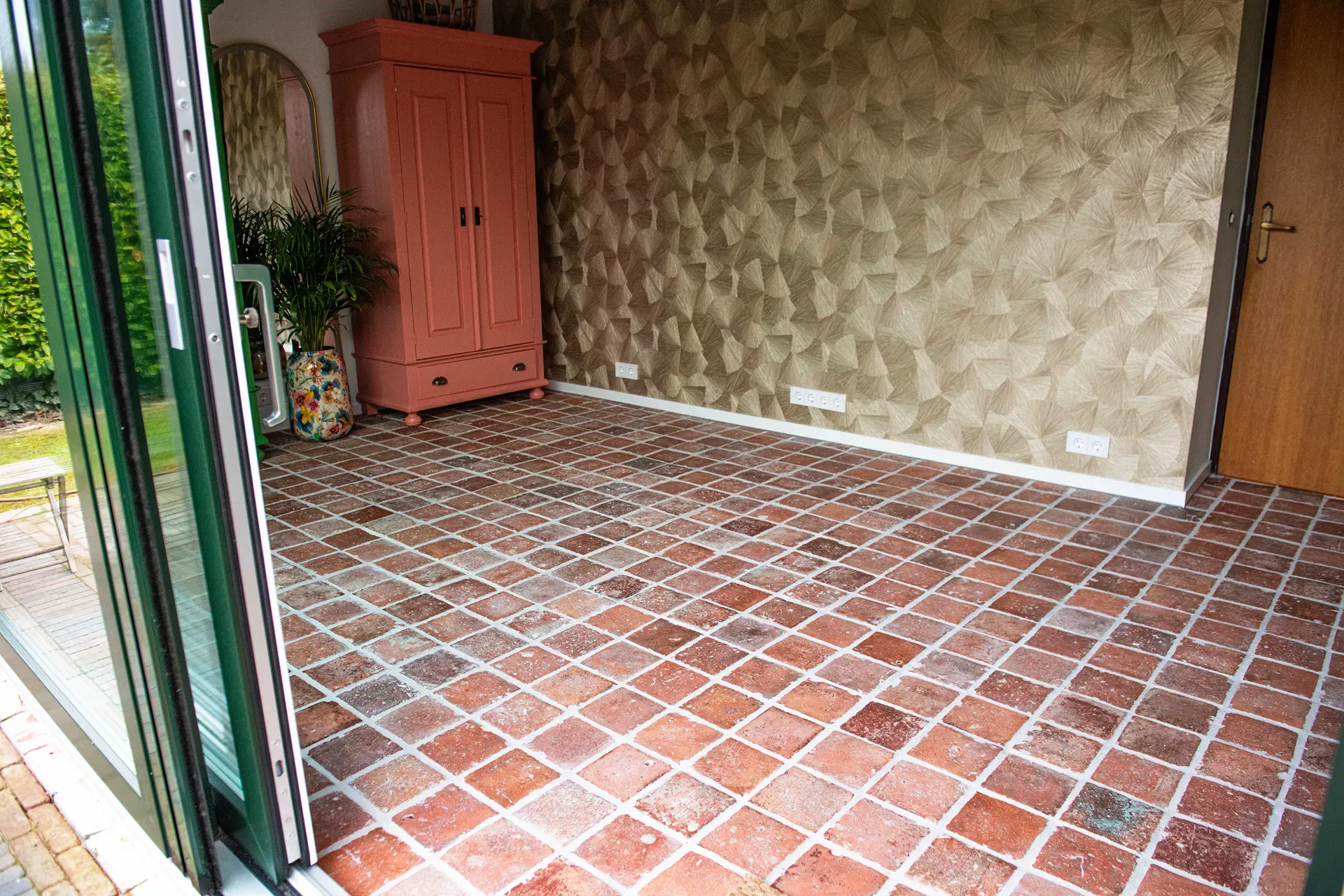 Carrelages francais anciens a nuance foncee