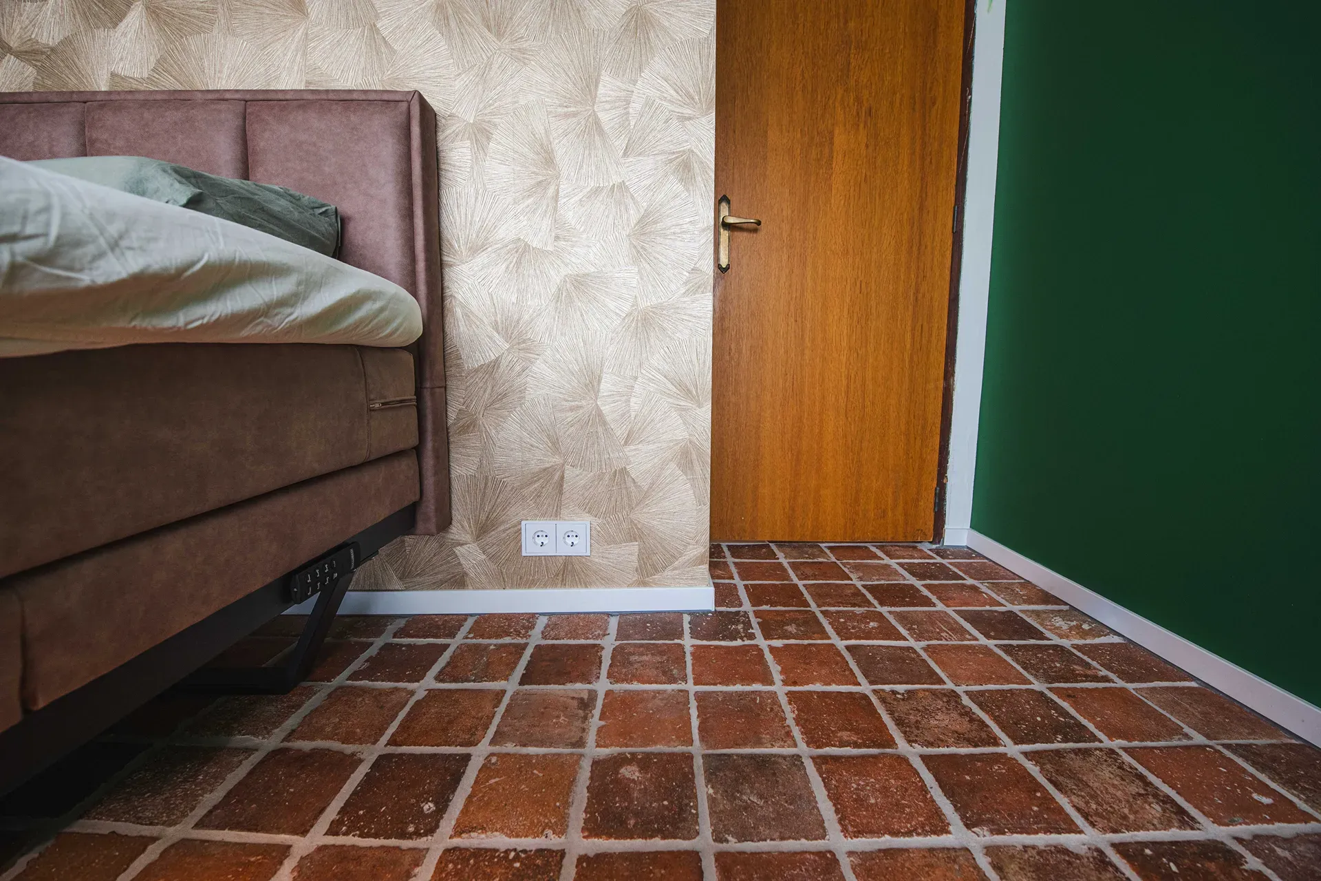 Dark-toned French terracotta tiles