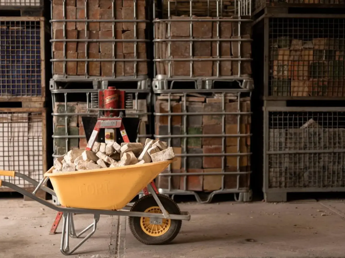 Delivery of reclaimed building materials in the Netherlands and Belgium