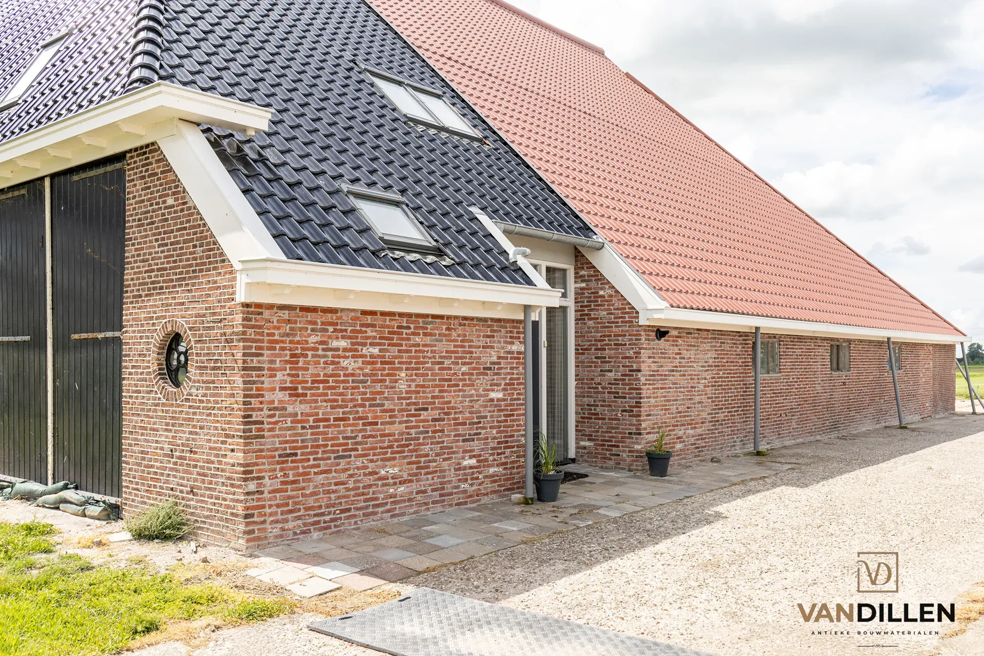 Ferme reconstruite avec des briques anciennes
