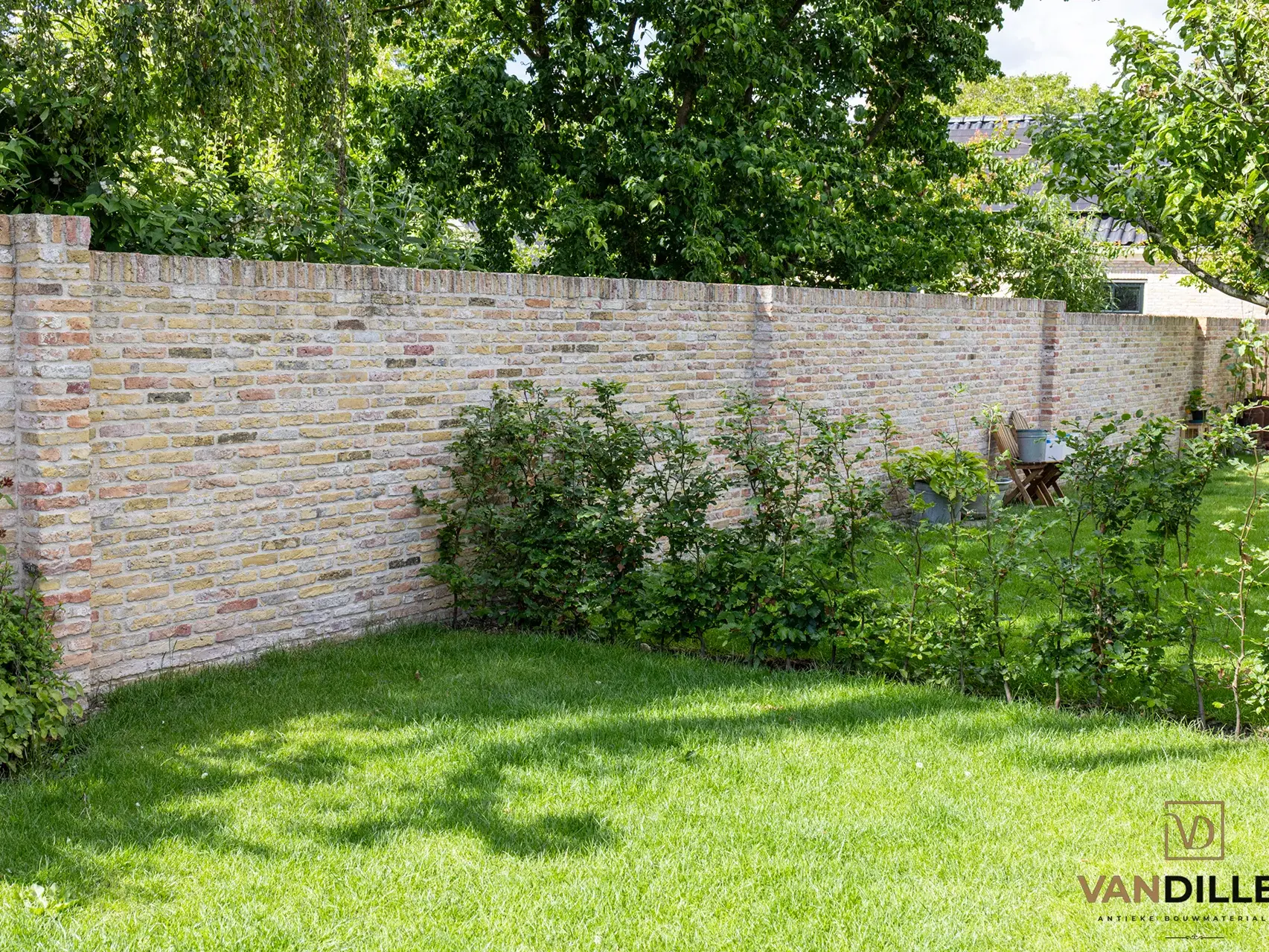 Gartenmauer aus friesischen gelben Ziegeln 22 x 5 in Bolsward