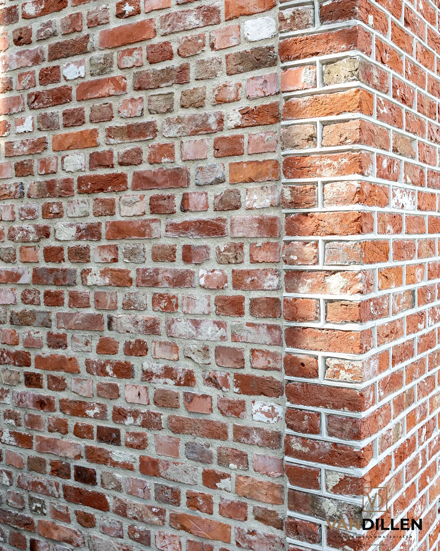 Von Mörtelresten gereinigte Mauerziegel