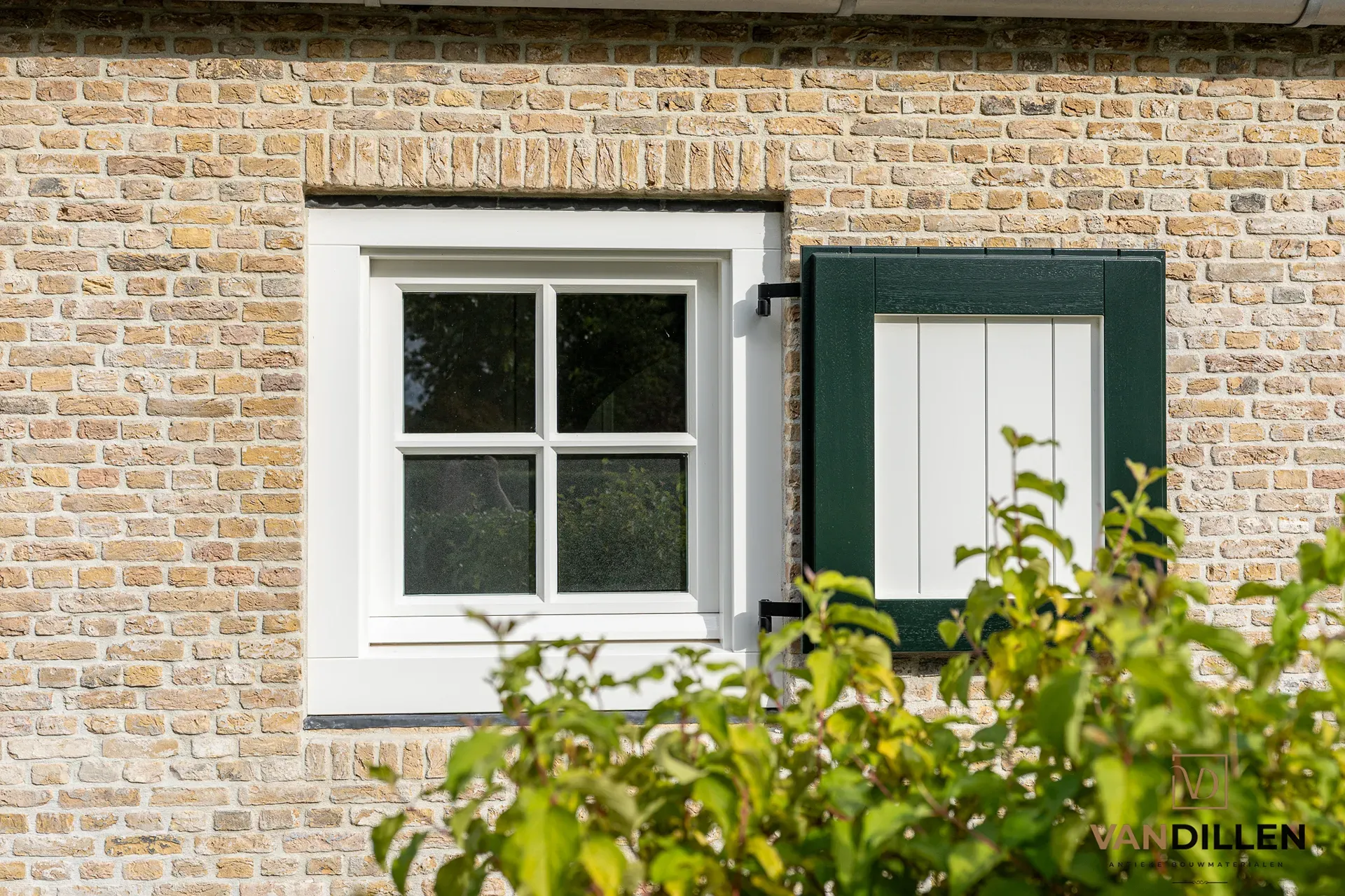 Gele handvorm ijsselstenen in Zuid-Nederland