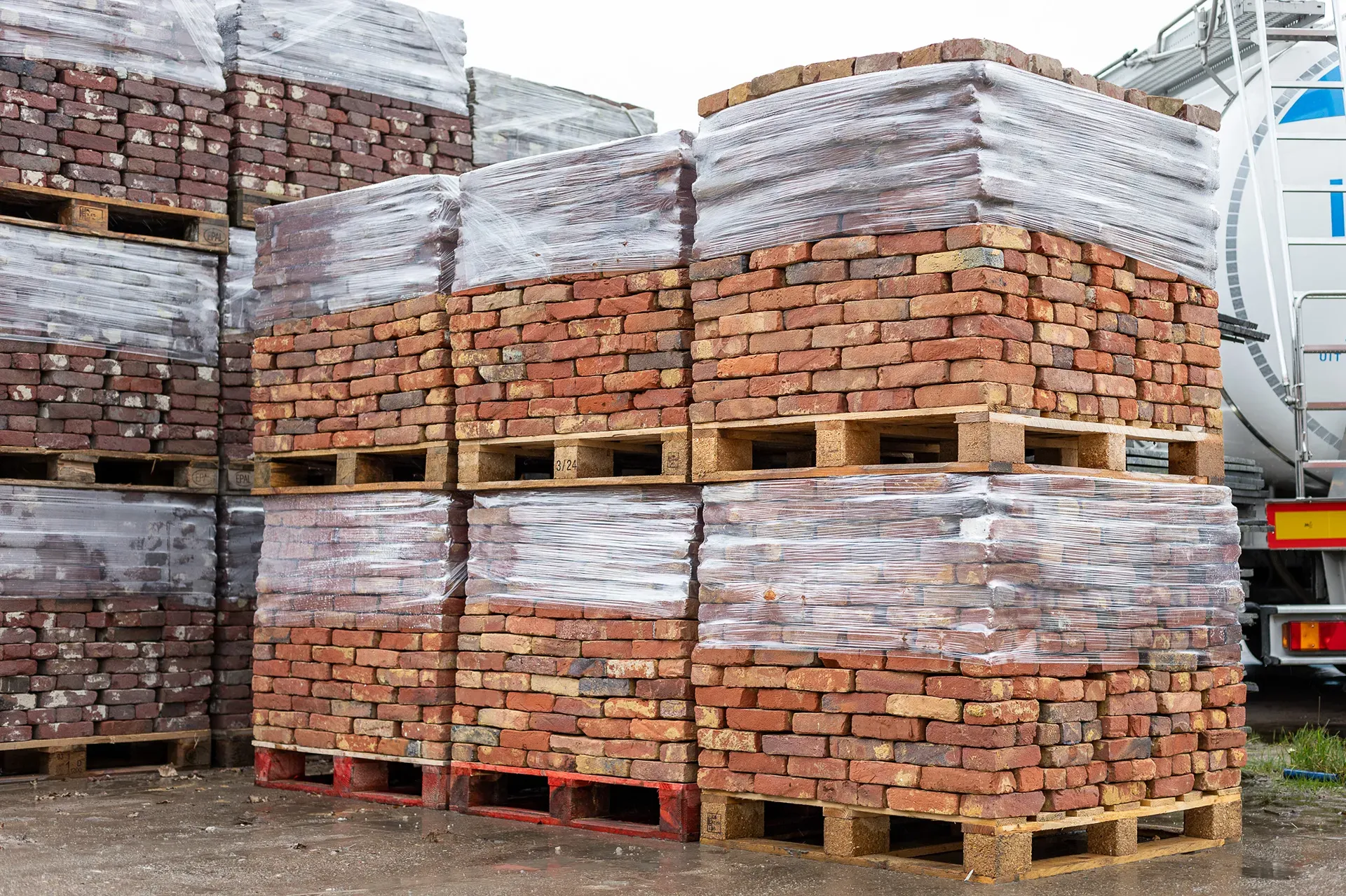 Facing bricks from 1900