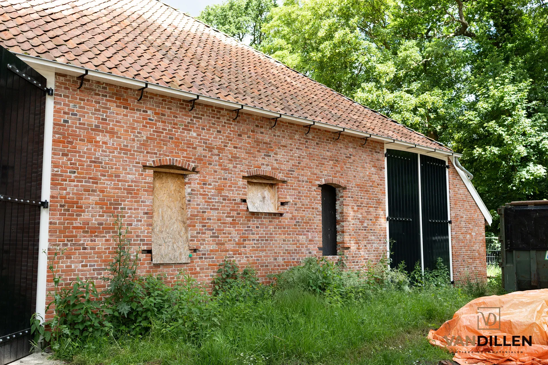 Glatte alte Groninger Steine bei Restaurierung in Slochteren