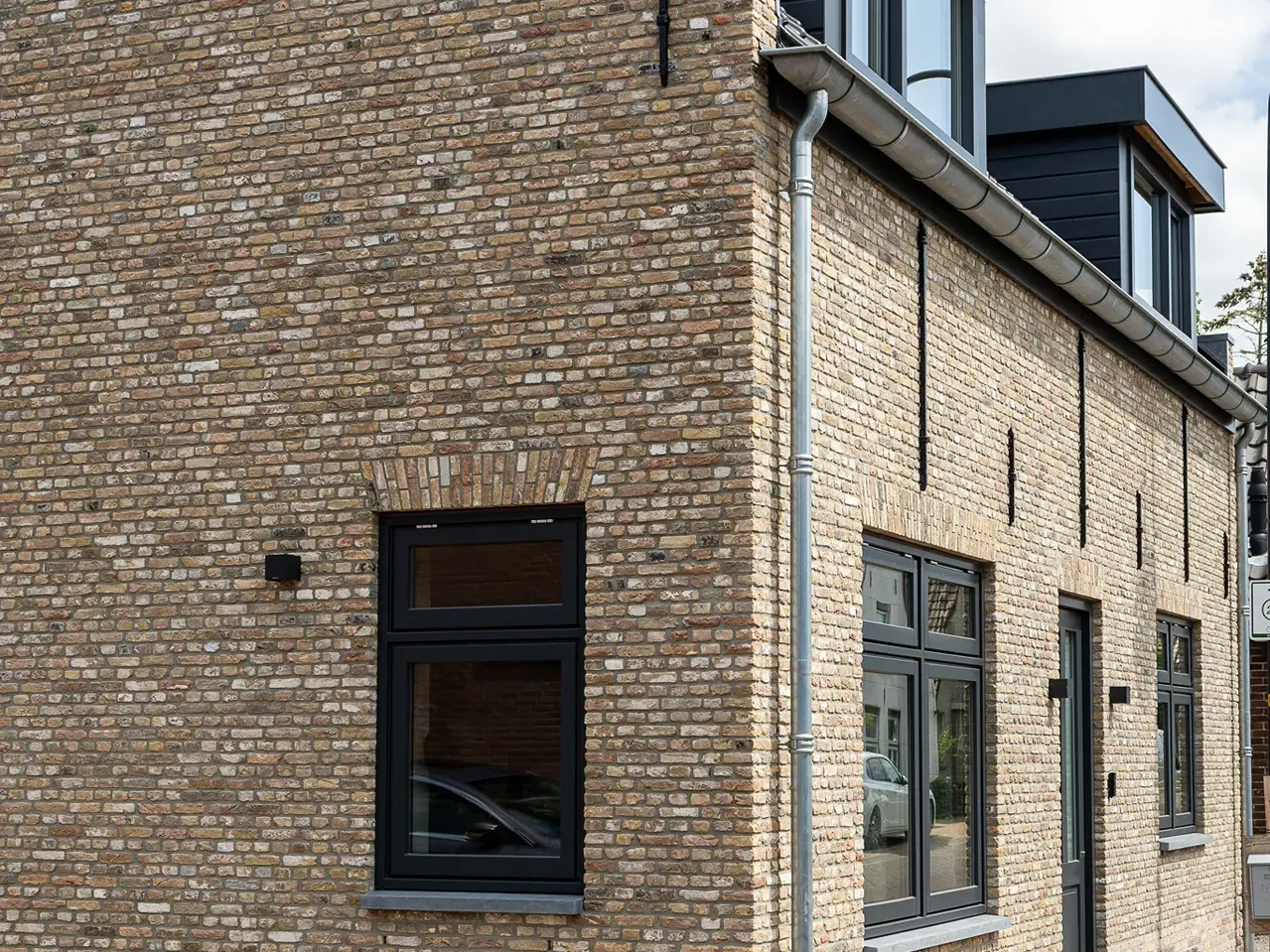 Water-repellent treatment of reclaimed bricks in new construction