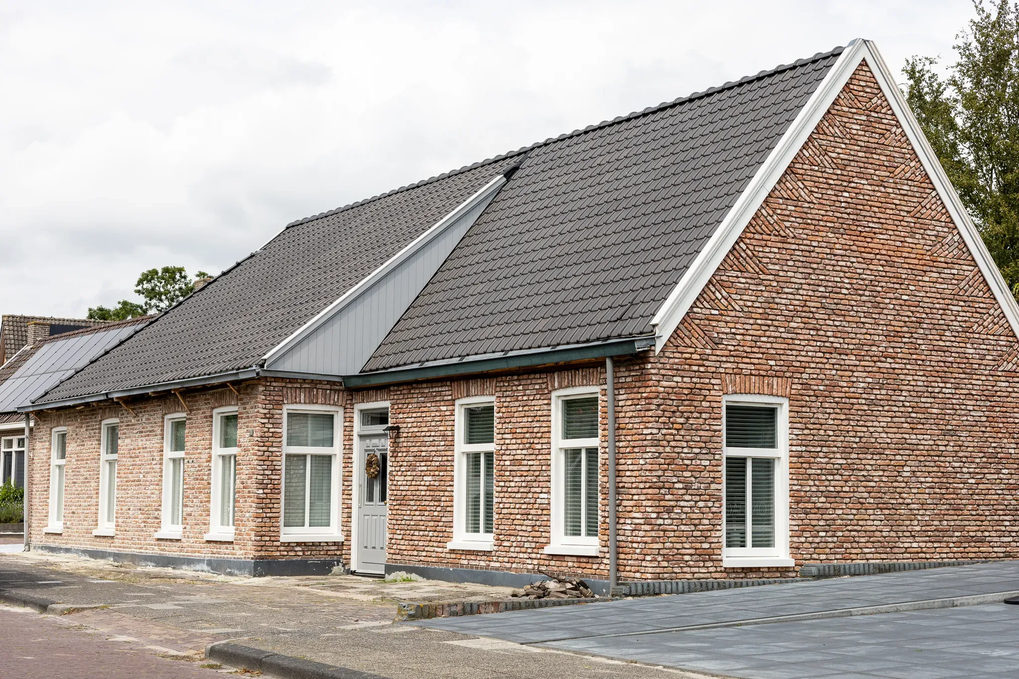 Rode handvorm stenen in Vries 18