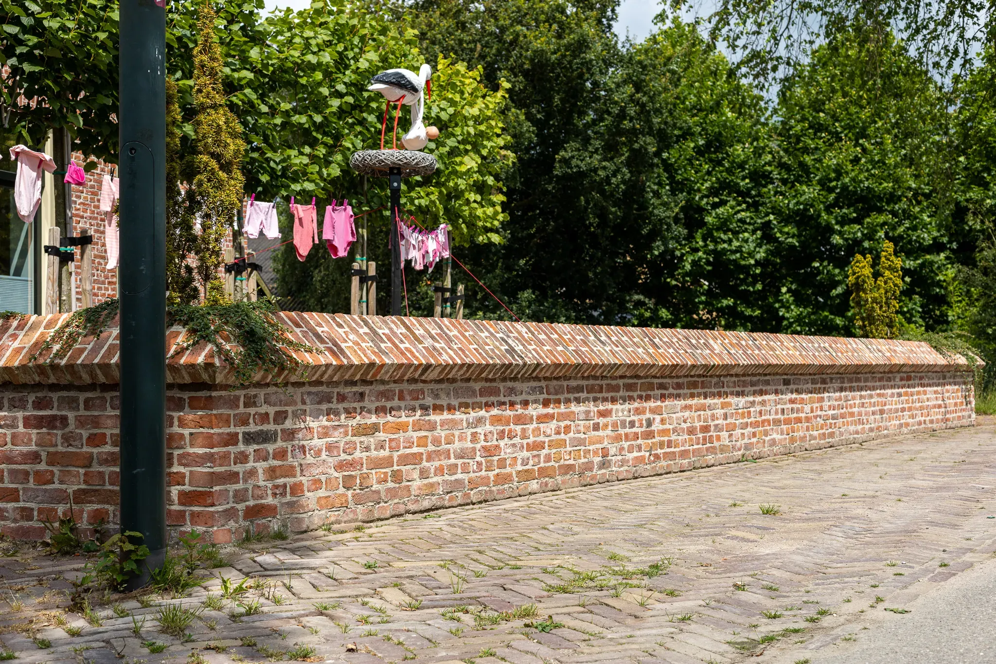 Laag muurtje voortuin in Wergea 7