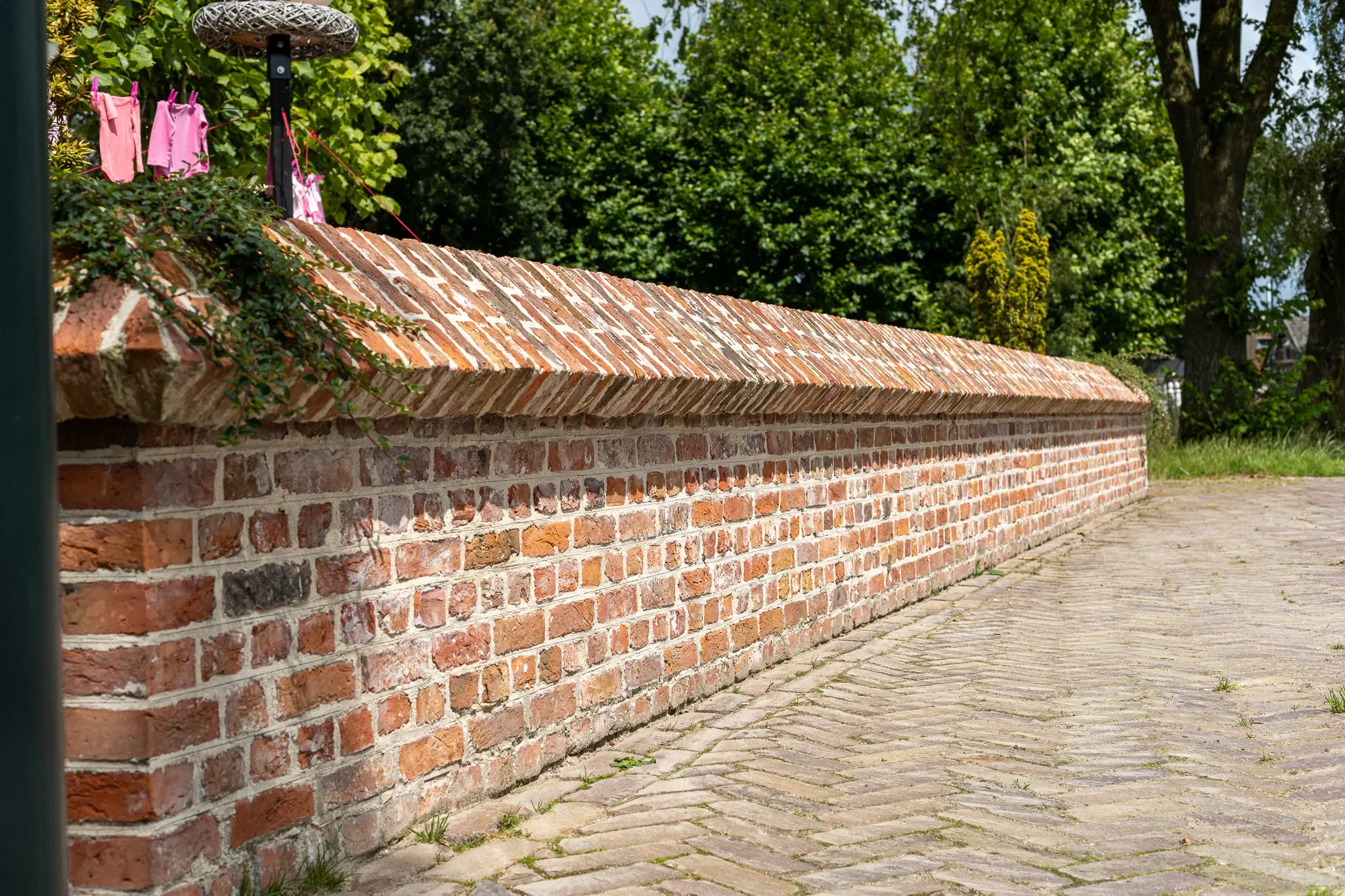 Laag muurtje voortuin in Wergea 6