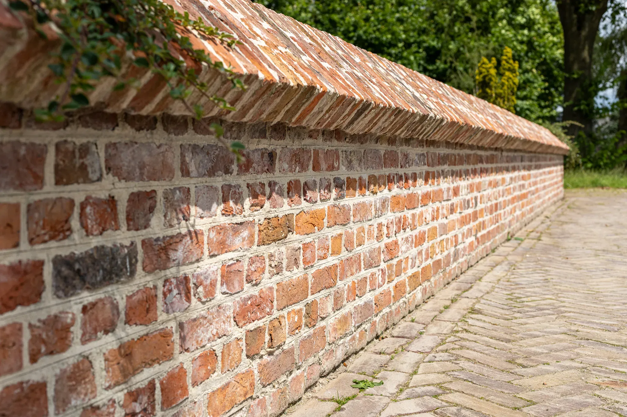 Laag muurtje voortuin in Wergea 3