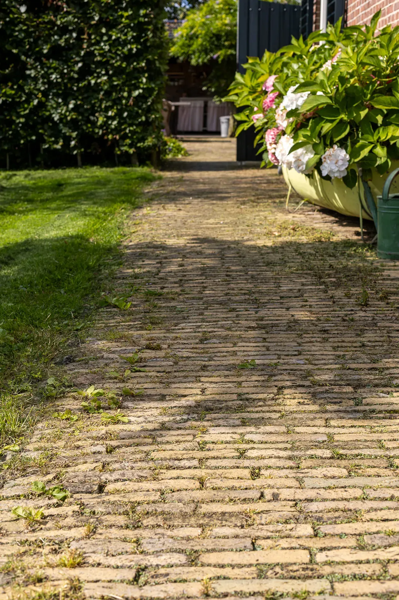Antieke gele straatklinkers