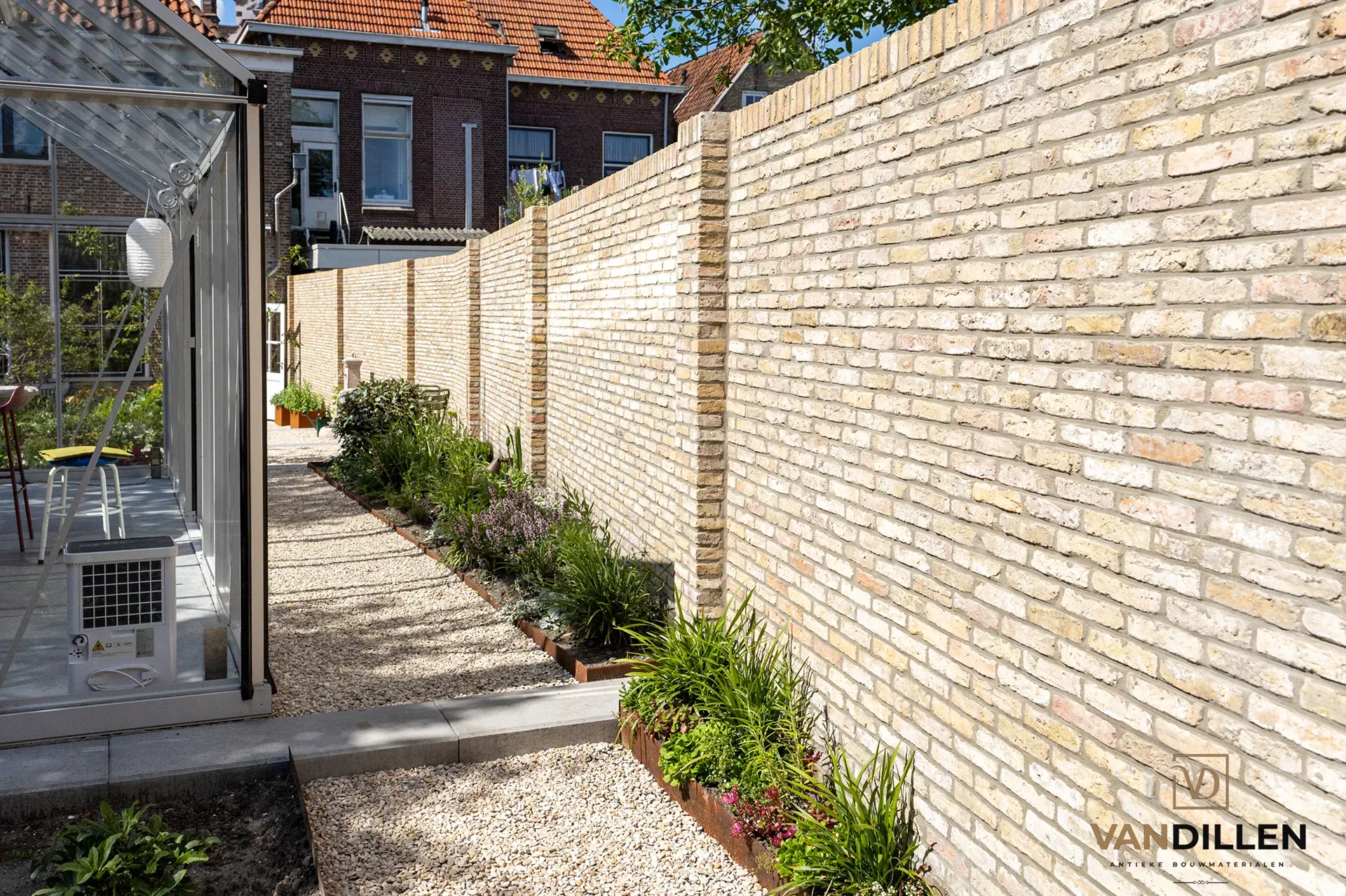 Metselen met oude stenen: zo maakt u een authentieke muur
