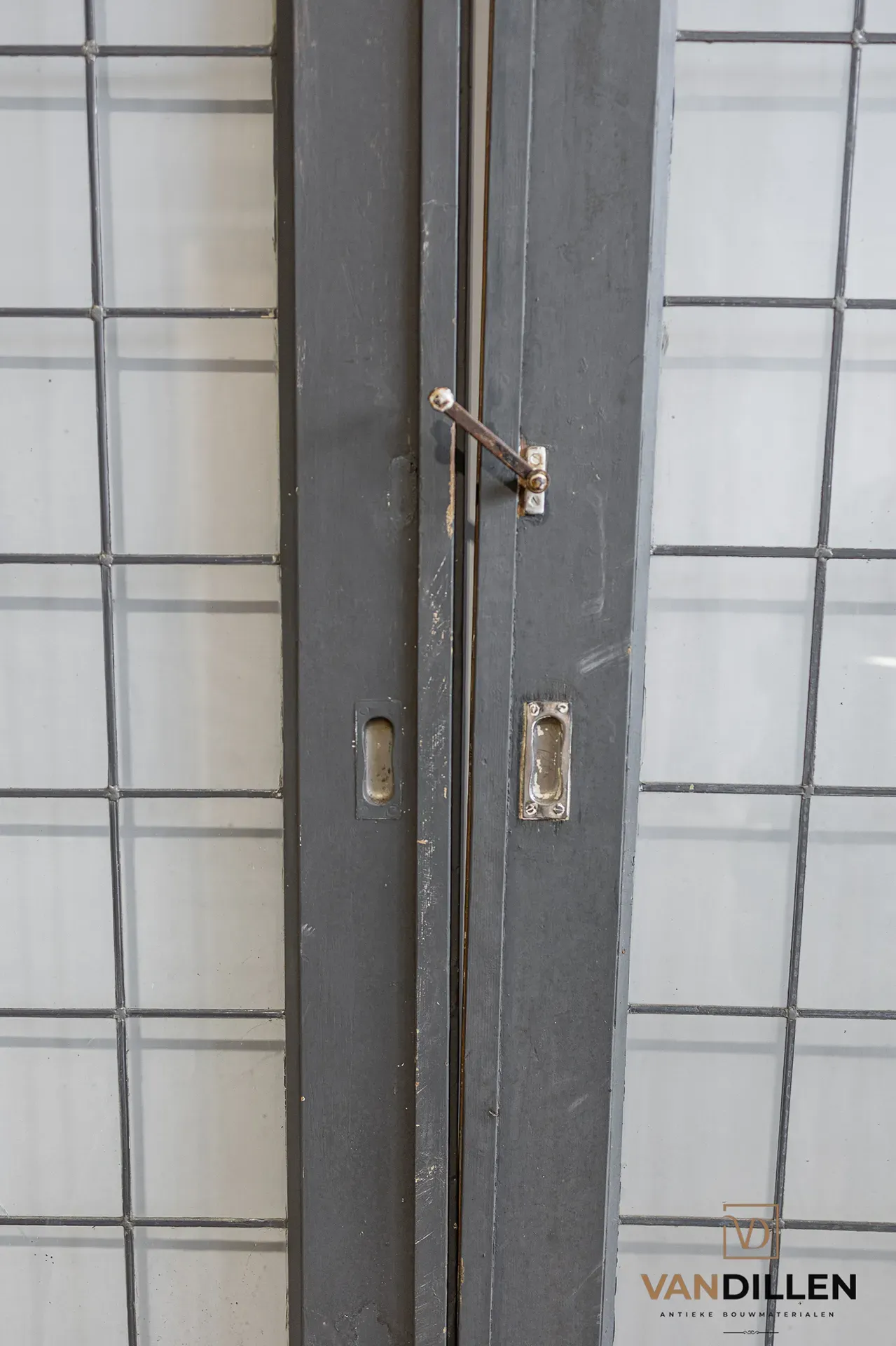 No. 105 old internal dividing doors with stained glass