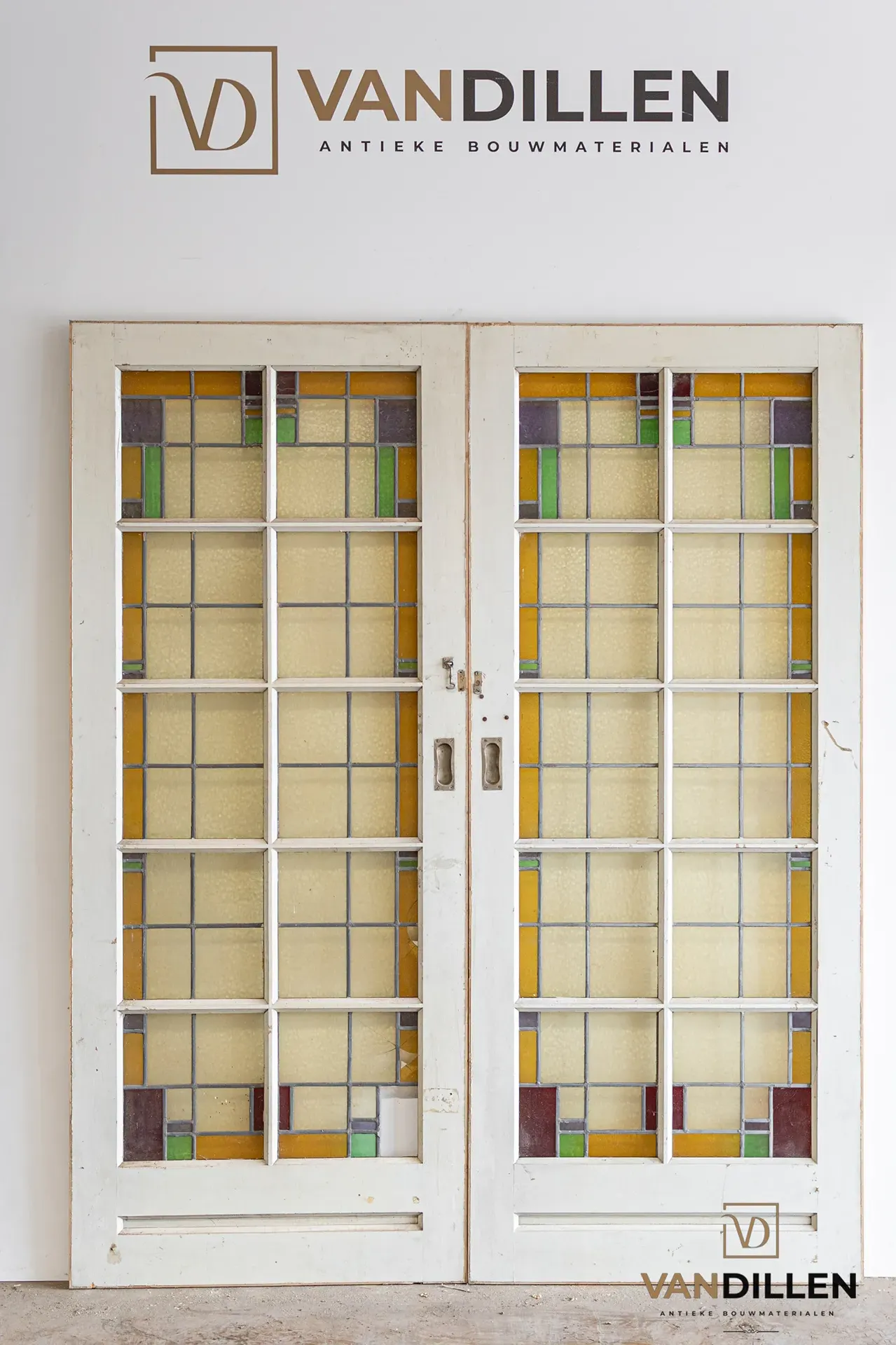 N° 116, portes avec vitraux