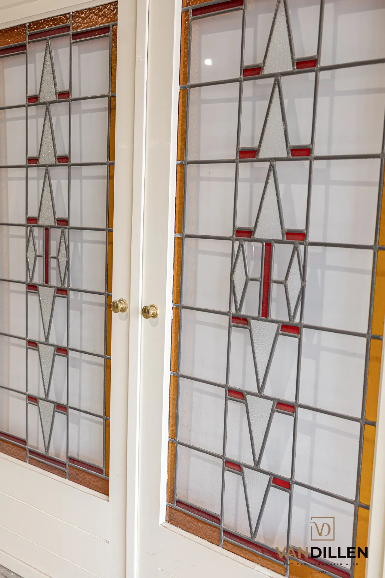 Nr 118; Ensuite schuifdeuren met art deco glas in lood