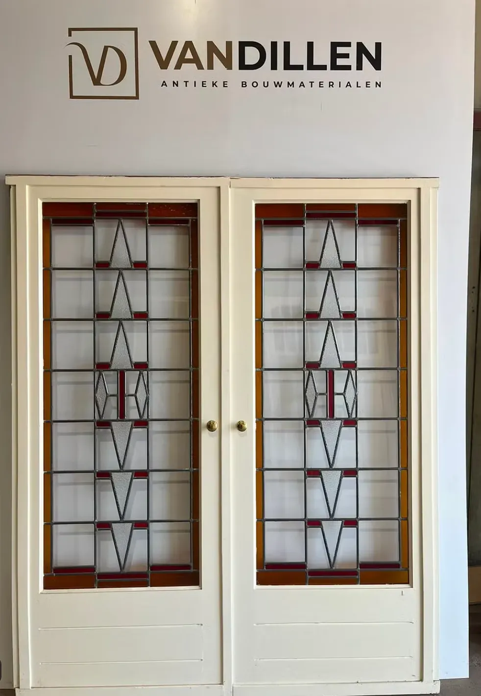 Nr 118 Ensuite schuifdeuren met art deco glas in lood