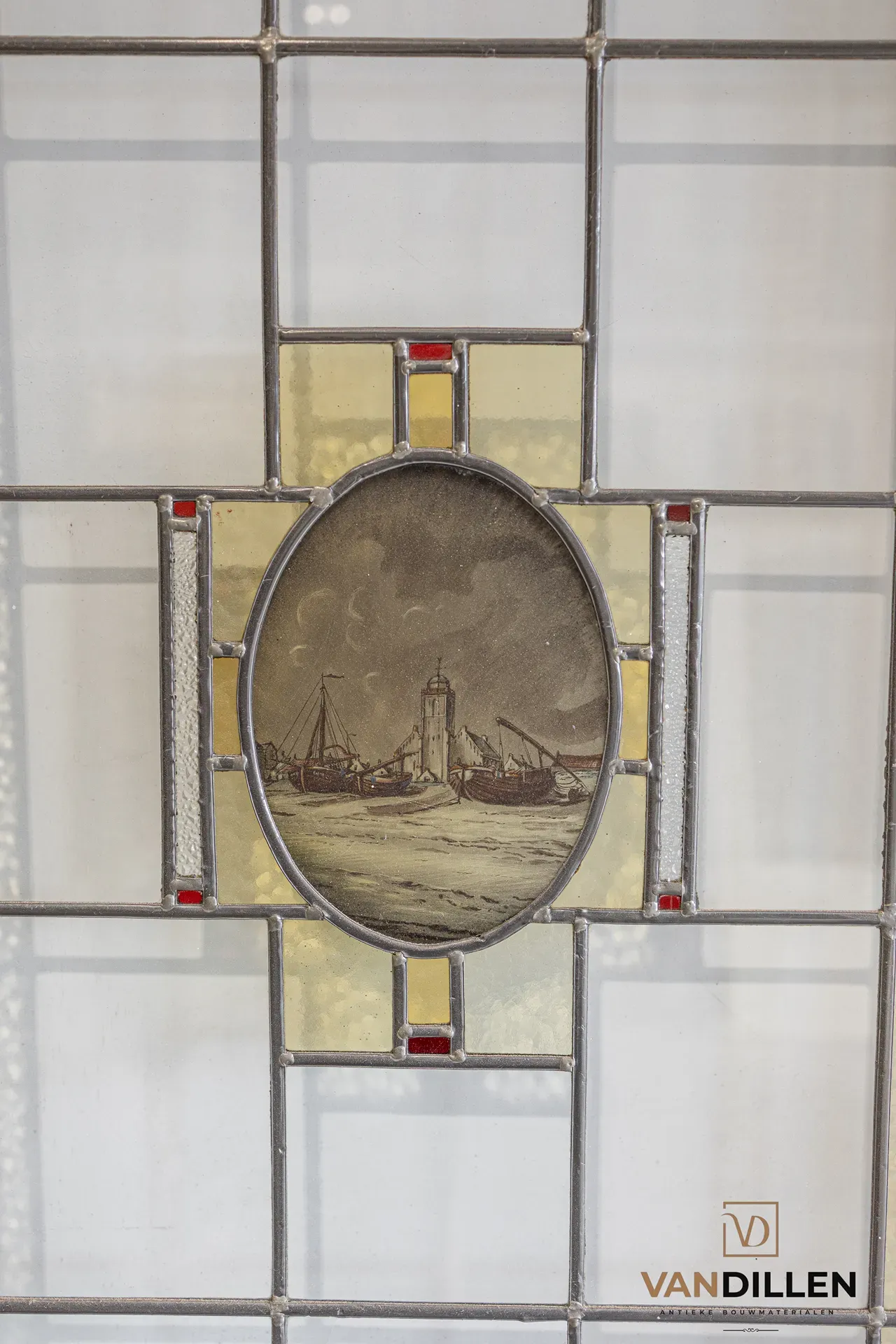 Nr 119; Ensuite schuifdeuren met gebrandschilderd glas in lood