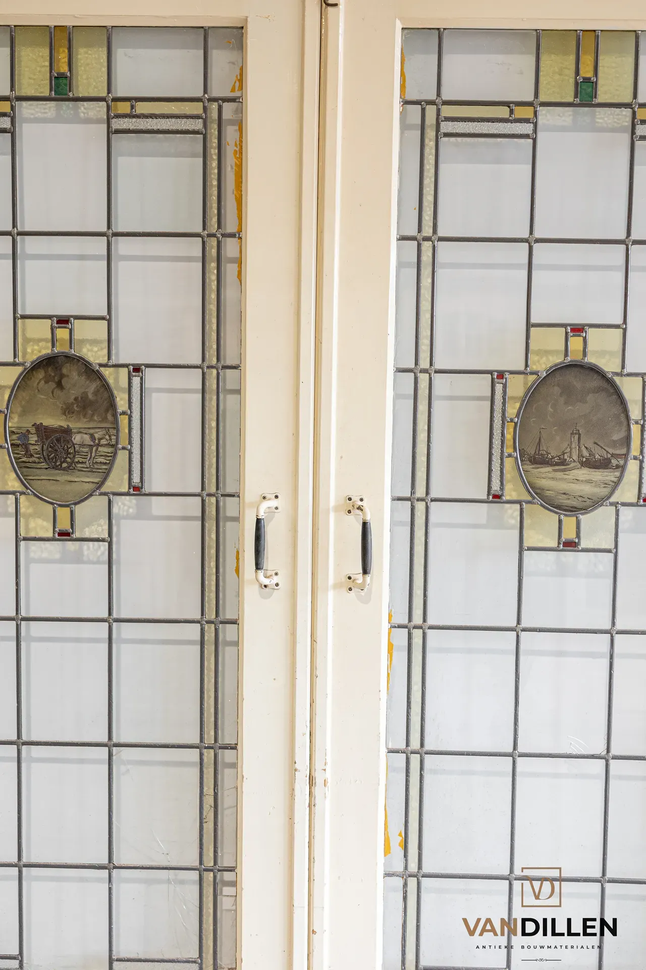 Nr 119; Ensuite schuifdeuren met gebrandschilderd glas in lood
