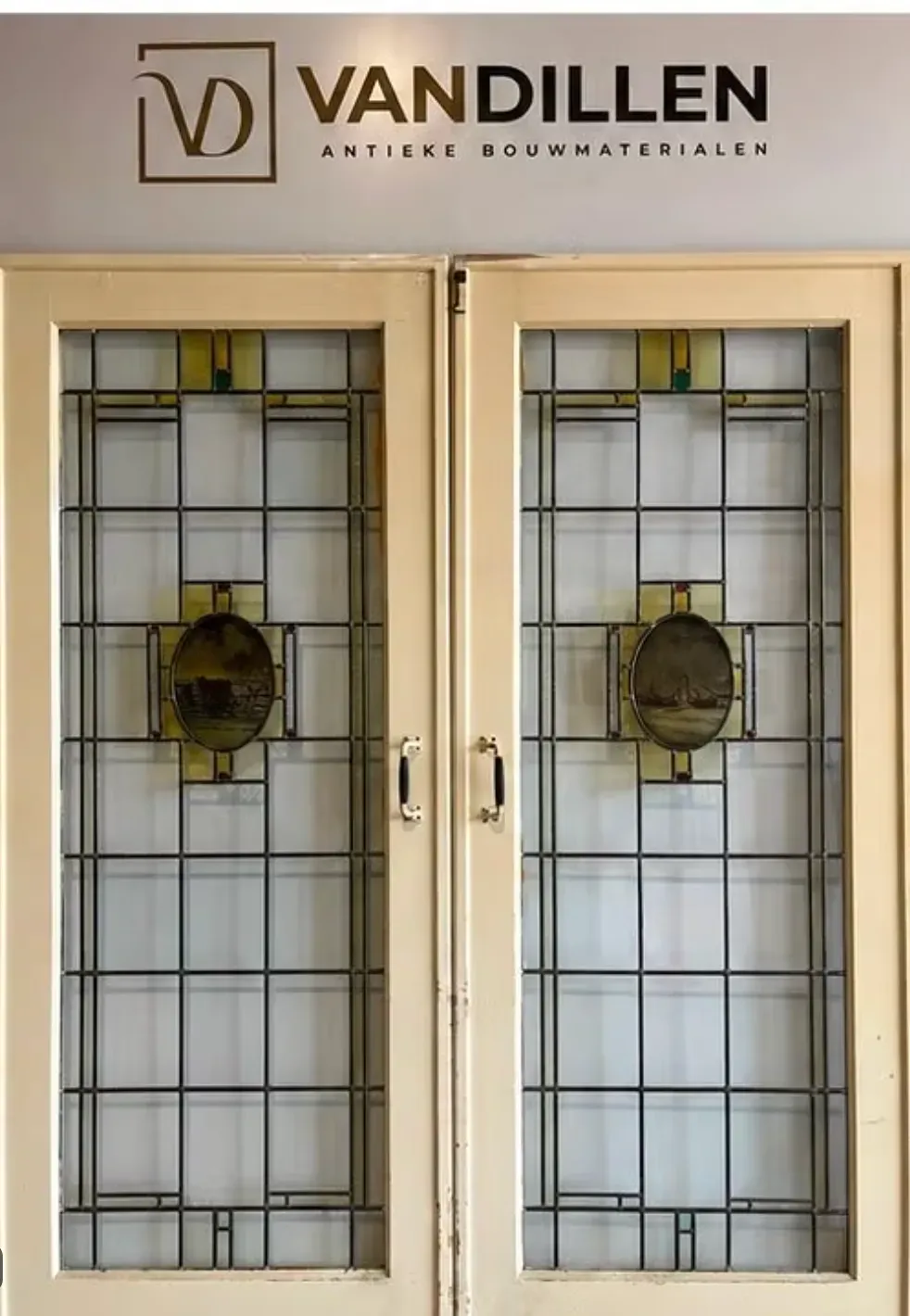 Nr 119 Ensuite schuifdeuren met gebrandschilderd glas in lood
