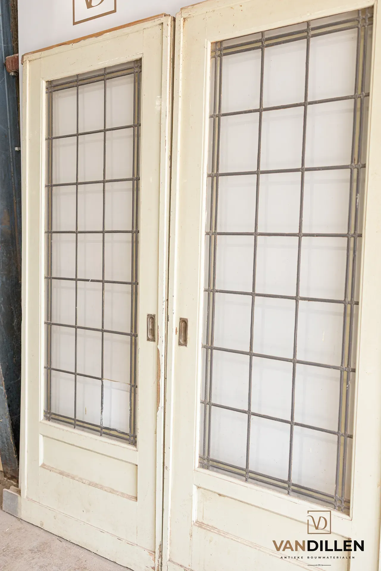 Nr 120; Hoge set antieke ensuite met glas in lood en kleur rand